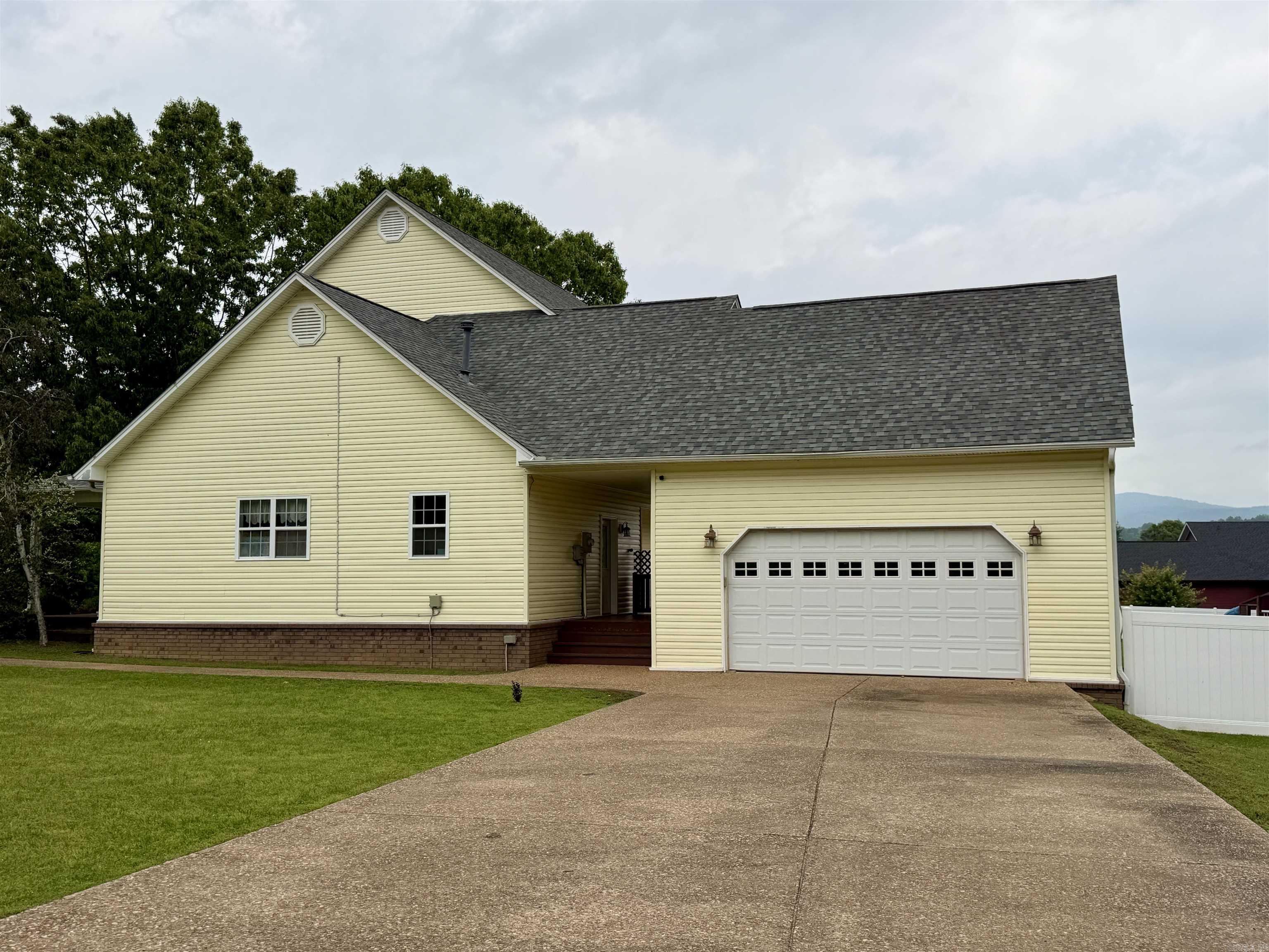 ROCK WALL HEIGHTS - Residential