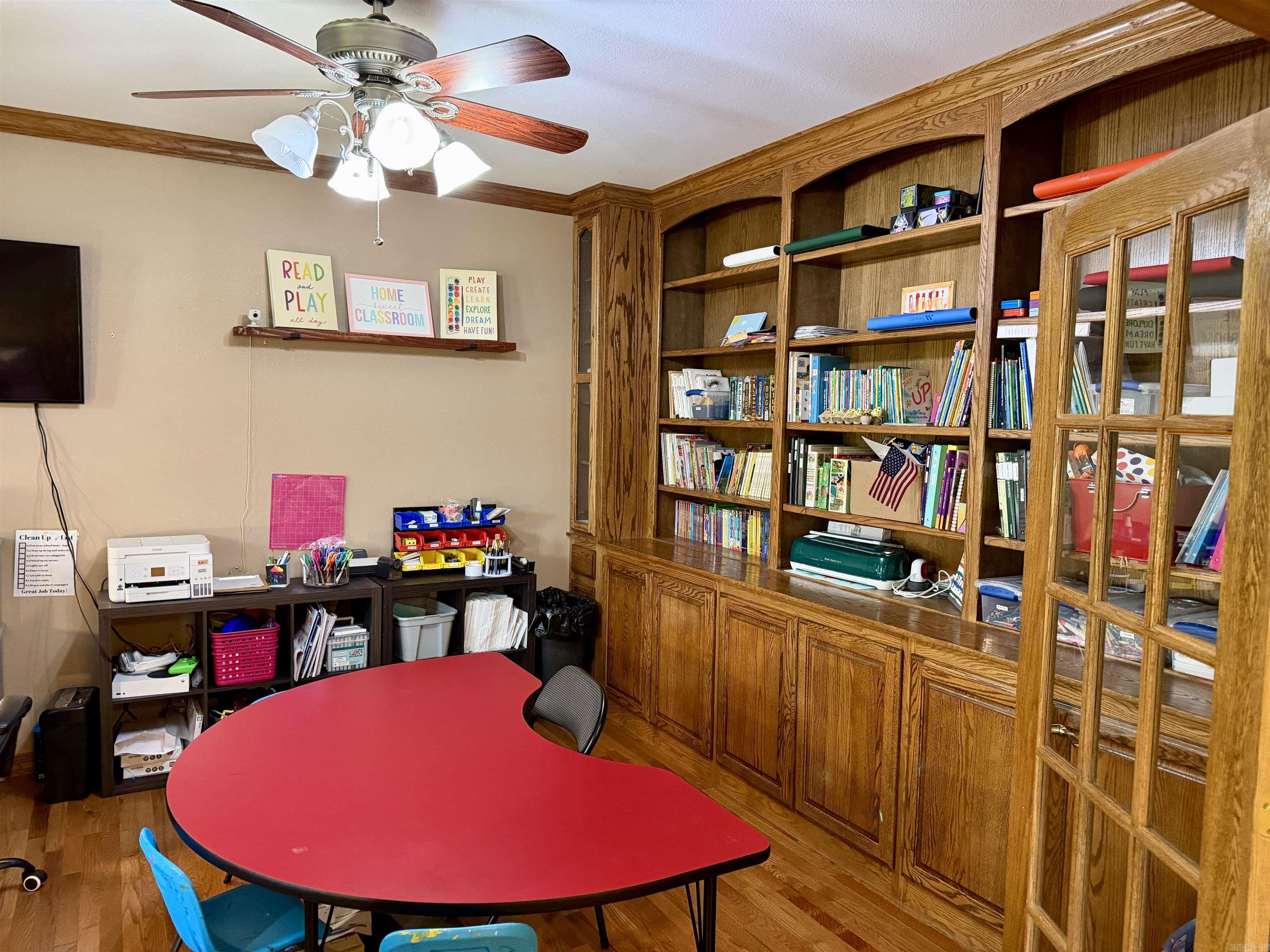 ROCK WALL HEIGHTS - Residential