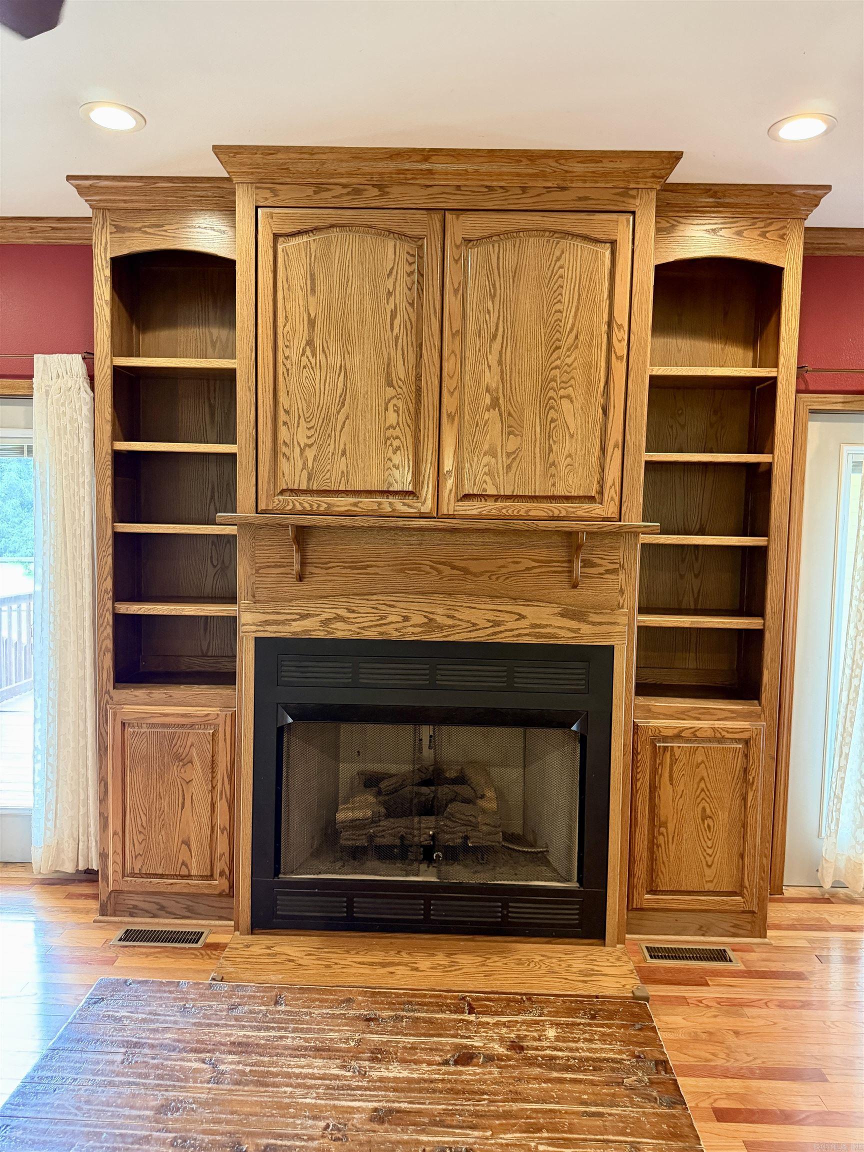 ROCK WALL HEIGHTS - Residential