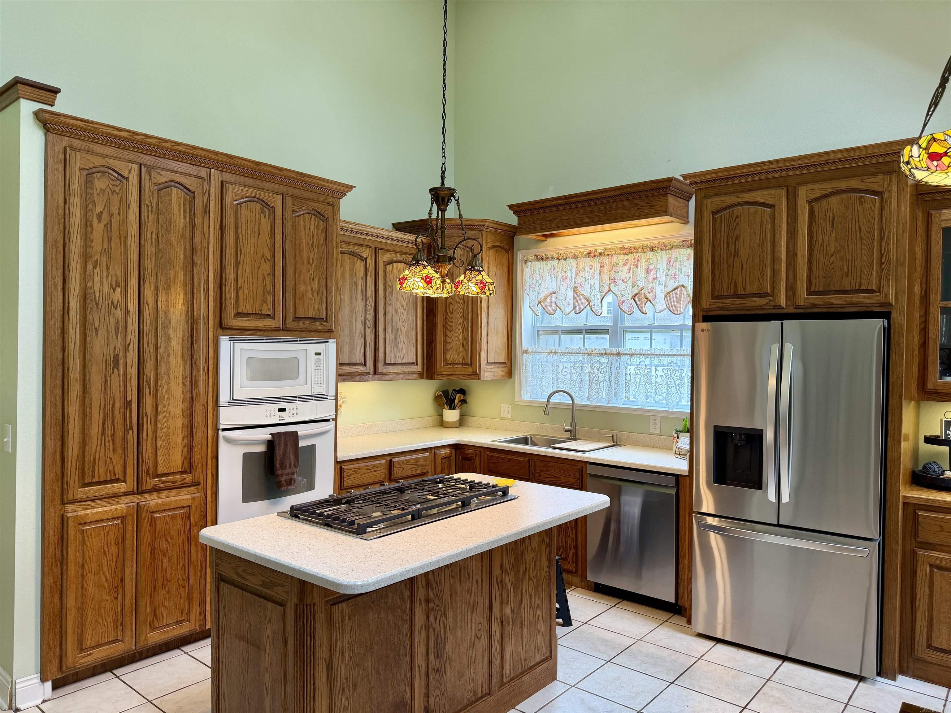 ROCK WALL HEIGHTS - Residential