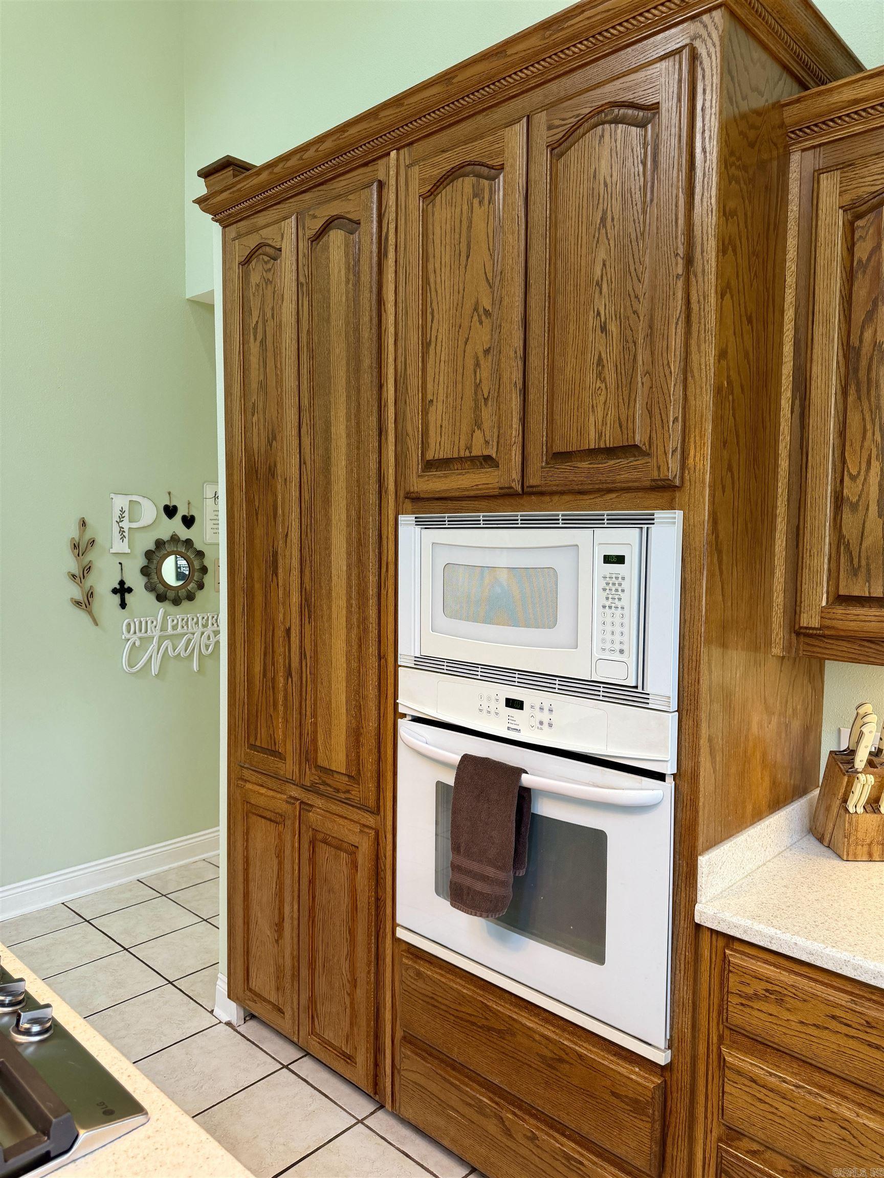 ROCK WALL HEIGHTS - Residential