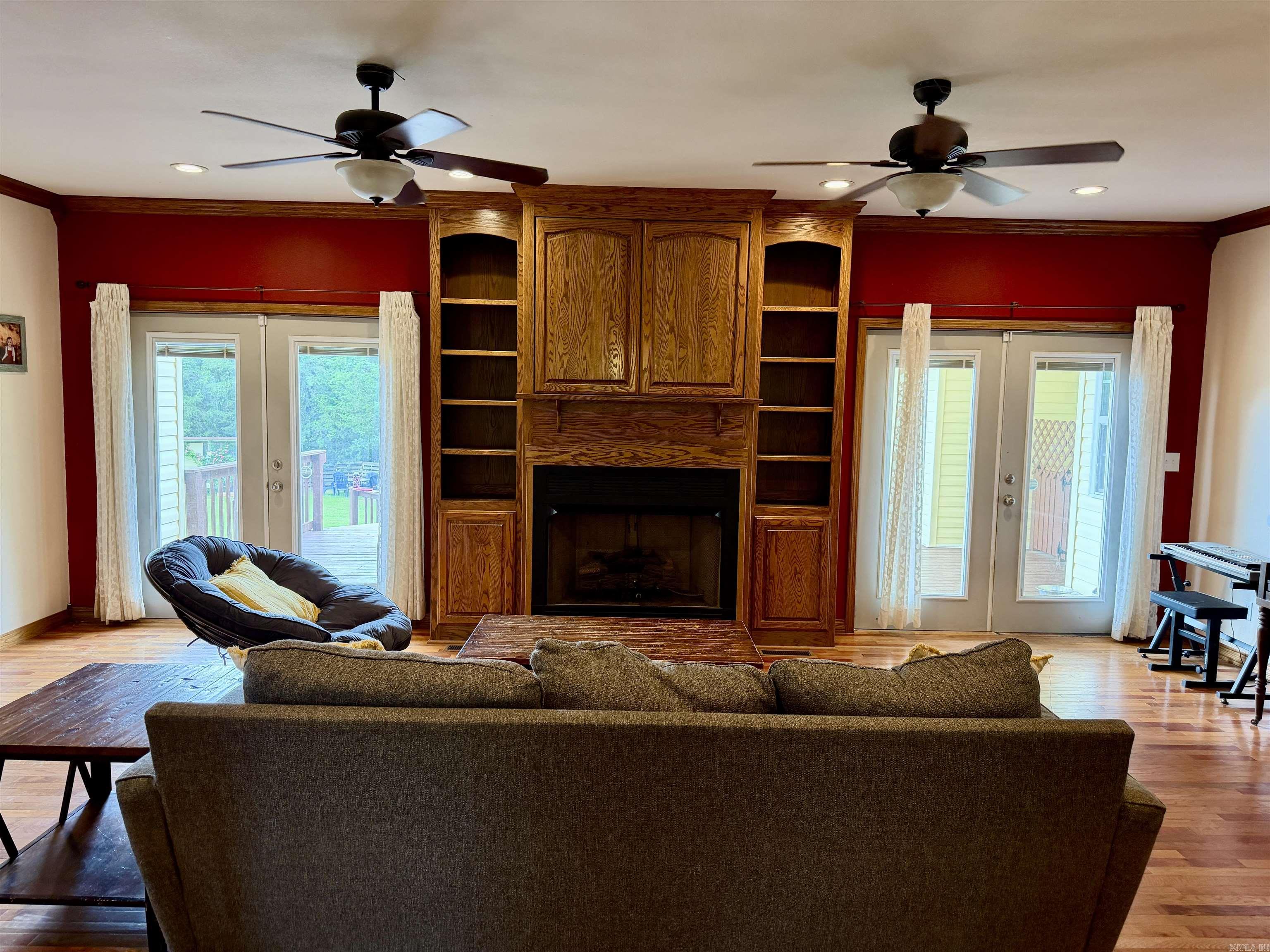 ROCK WALL HEIGHTS - Residential