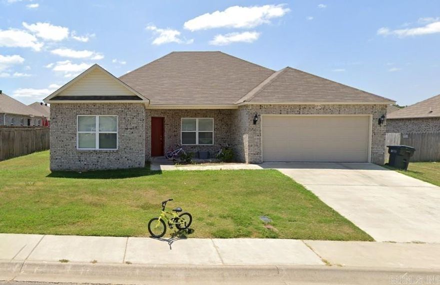 Newer 4 bed 2 bath home with 2 car garage. GREAT location close to schools, interstate, Shopping and restaurants