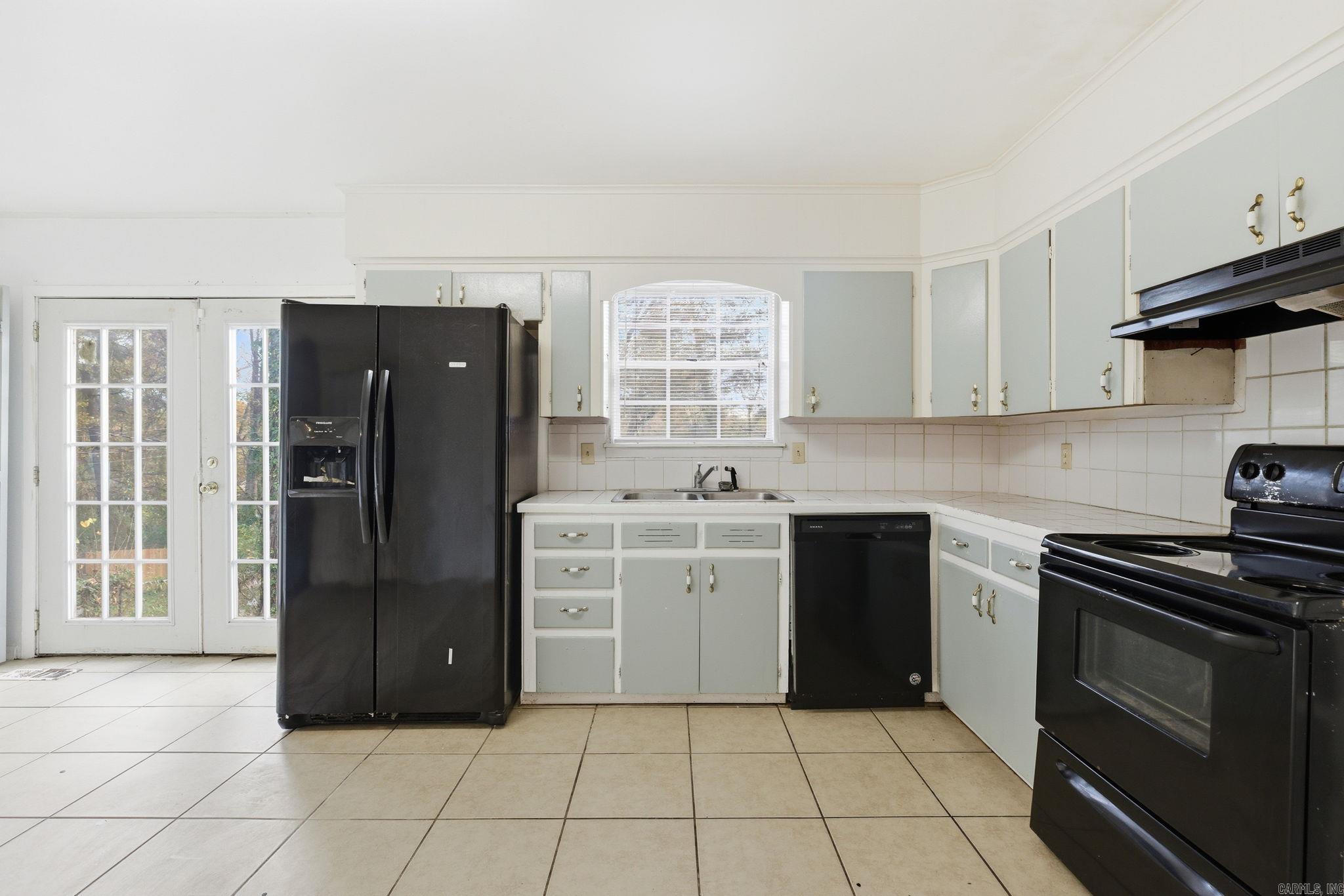 CASTLE COVE - Residential