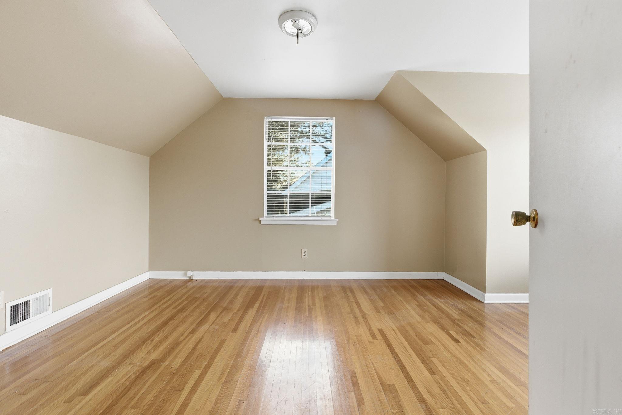 CASTLE COVE - Residential