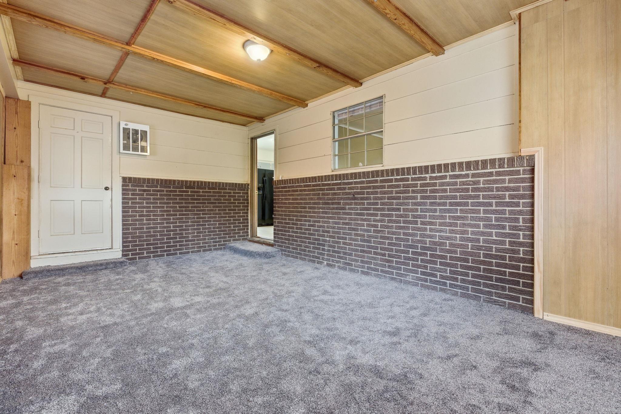 CASTLE COVE - Residential