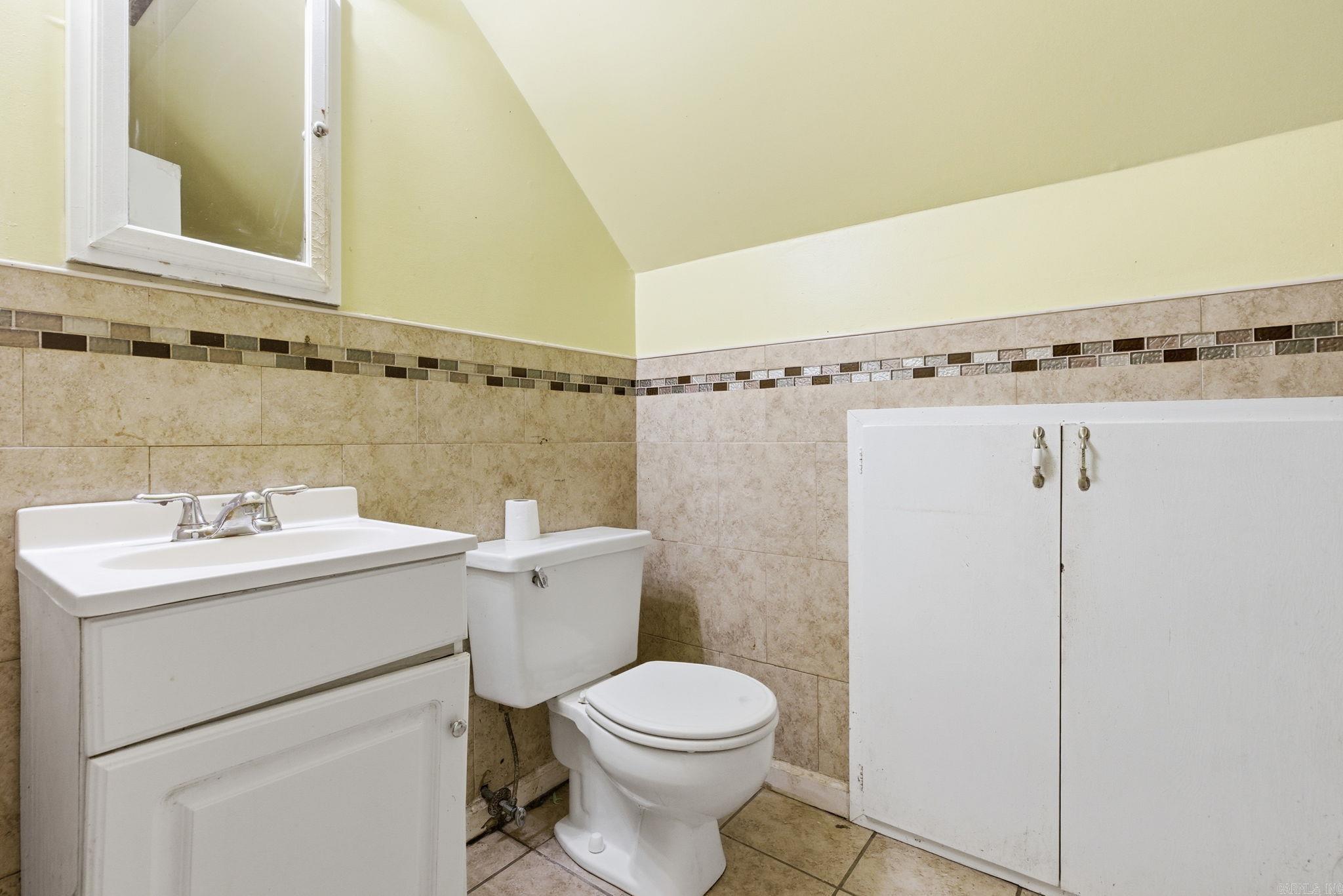 CASTLE COVE - Residential