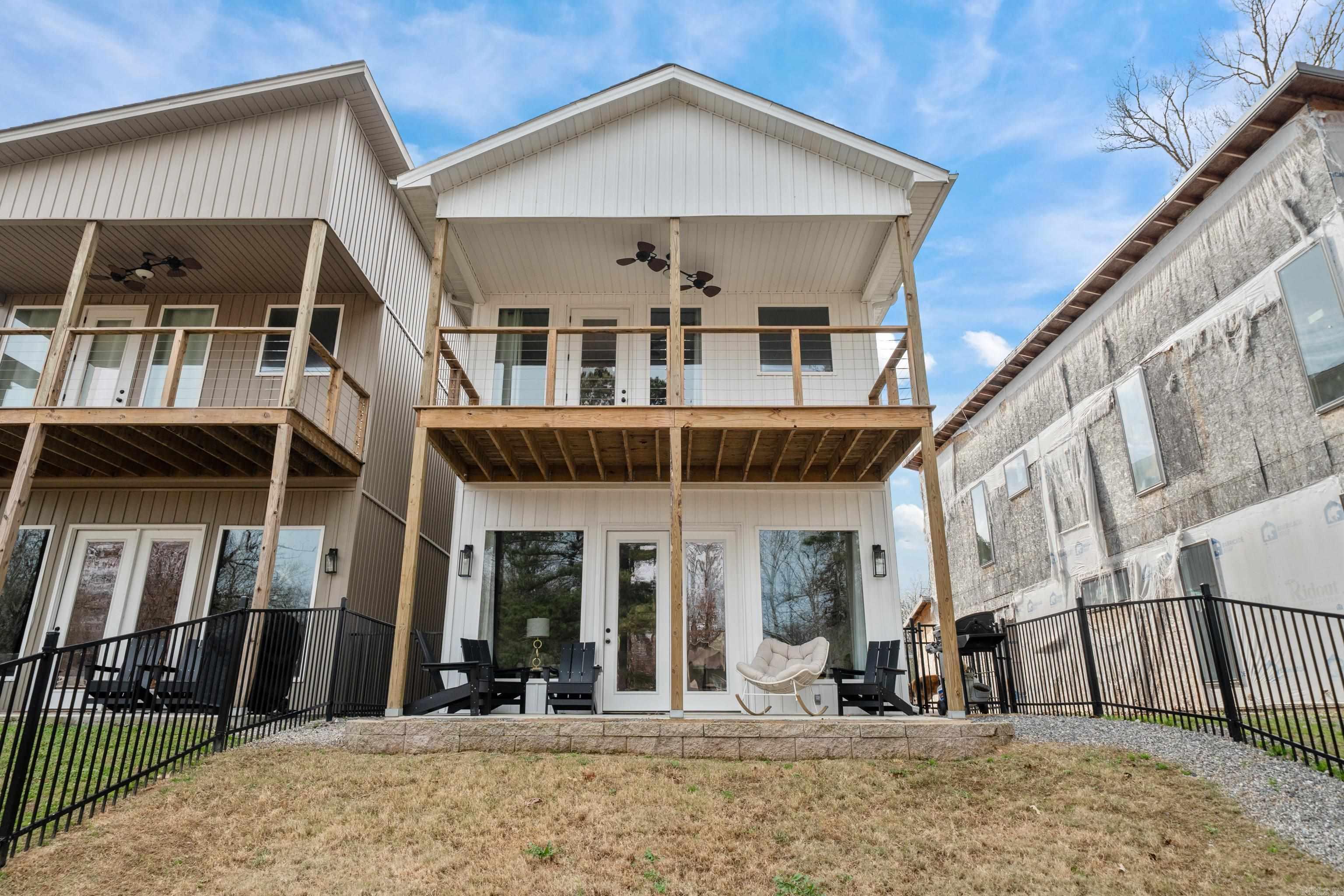 Lake Aire - Residential