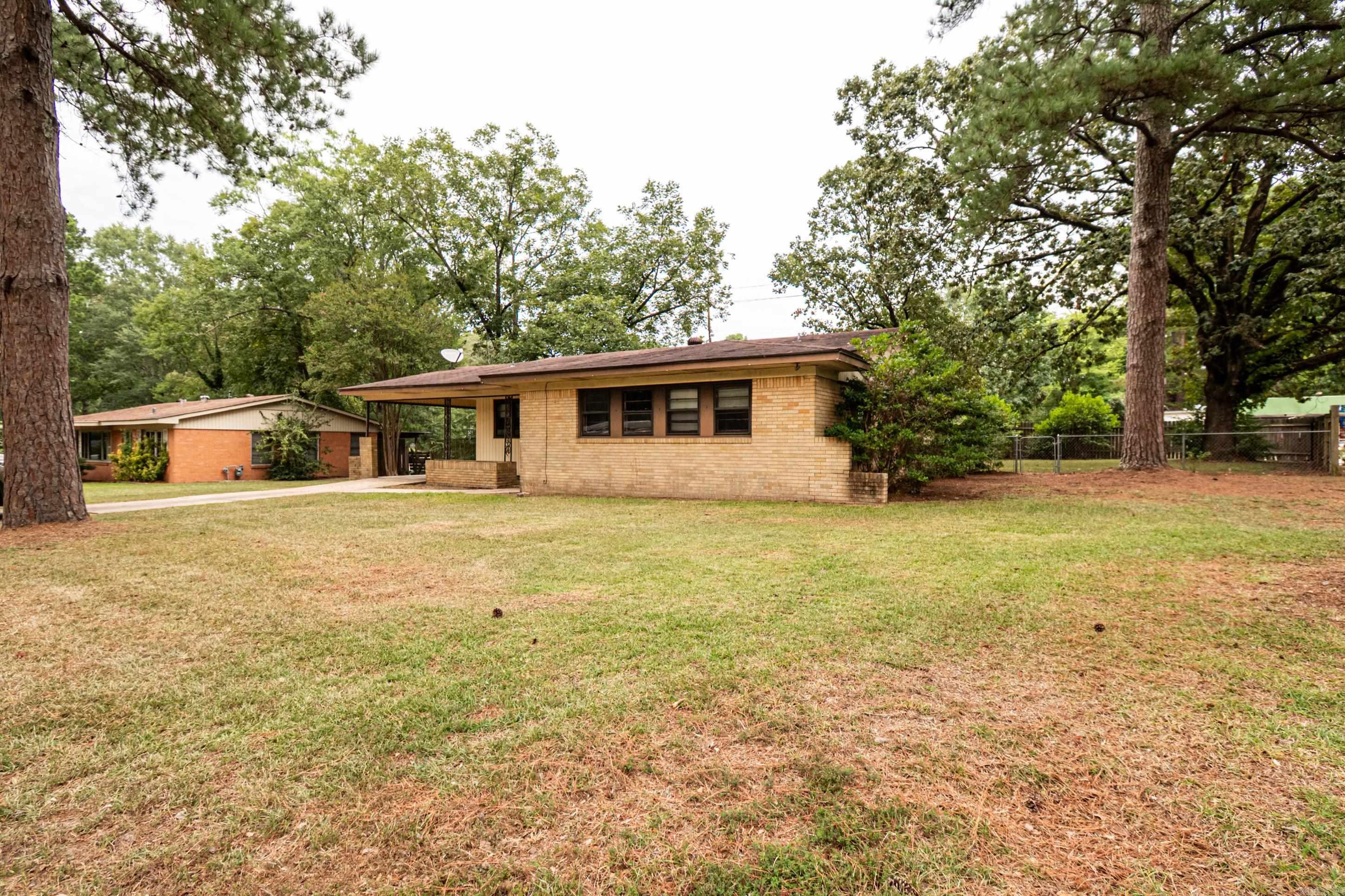 Racquet Club - Residential