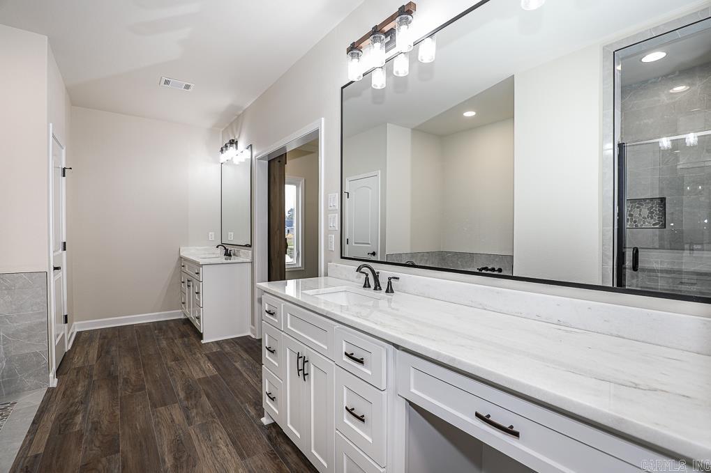 OLDE SALEM TOWNSHIP - Residential