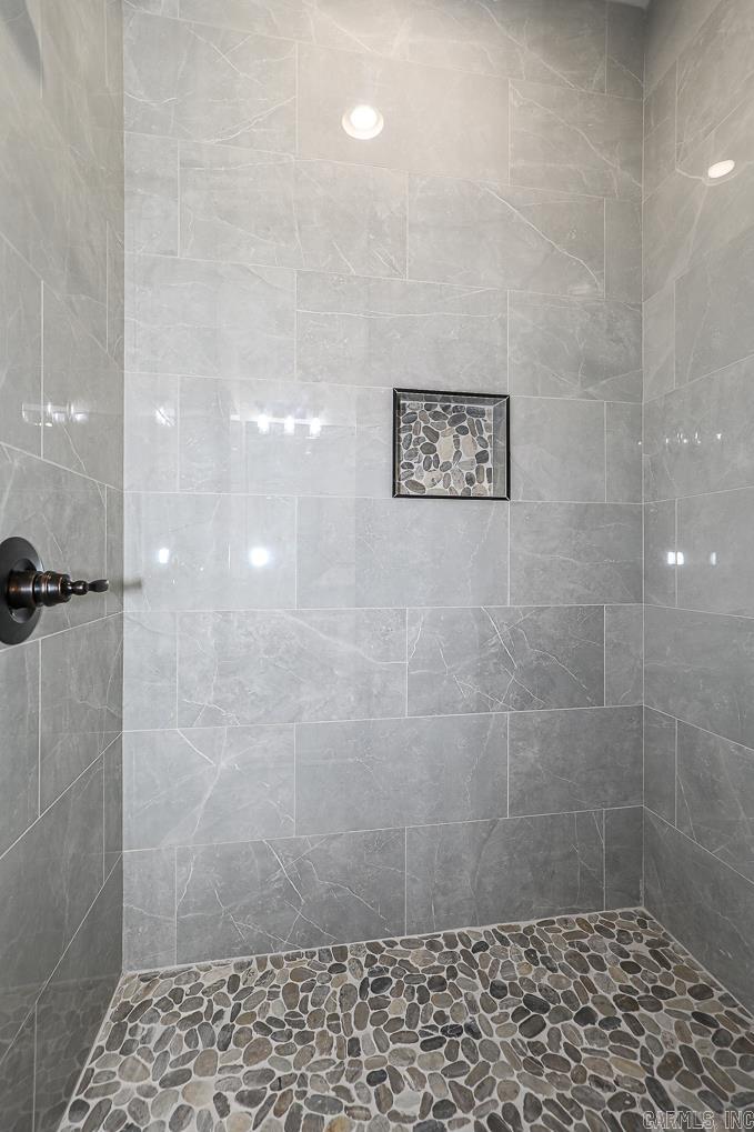 OLDE SALEM TOWNSHIP - Residential