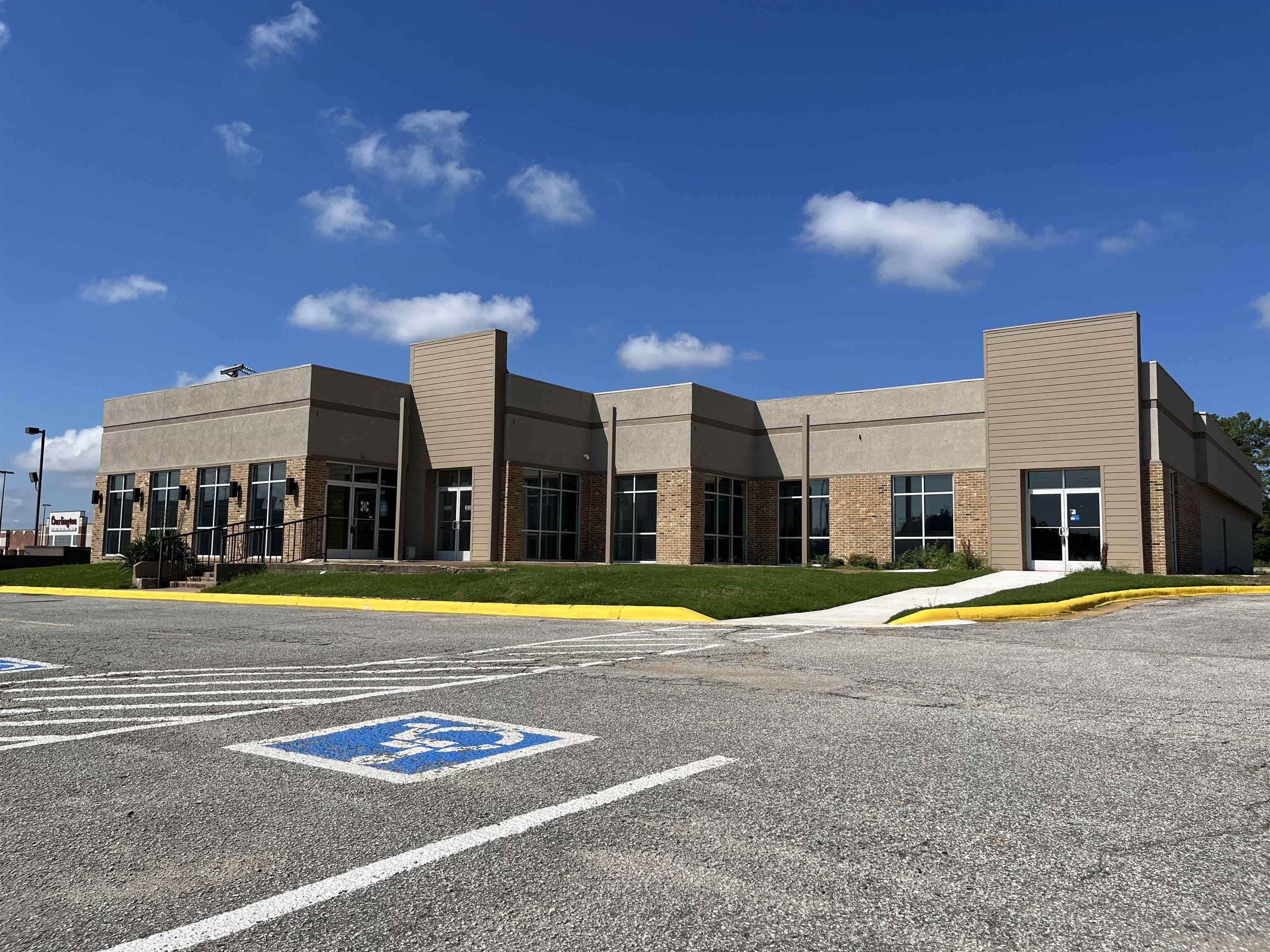 Brand new commercial building located in a highly traveled and visible area of Jonesboro. Perfect for any kind of business venture.