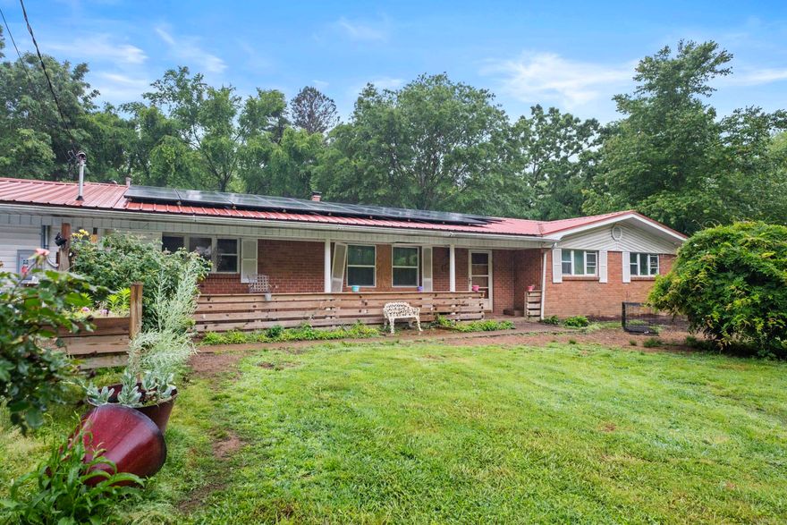 Unlock the potential of this 3-bedroom, 2-bath home on a spacious 1 acre lot in the serene Harbor Hill neighborhood! Perfect for DIY enthusiasts, this property needs TLC but offers endless possibilities!  Enjoy proximity to Greers Ferry Lake, ideal for outdoor lovers. Priced to sell and solar panels convey for energy efficient living.  Seize this chance to create your dream retreat!  Schedule a tour today!