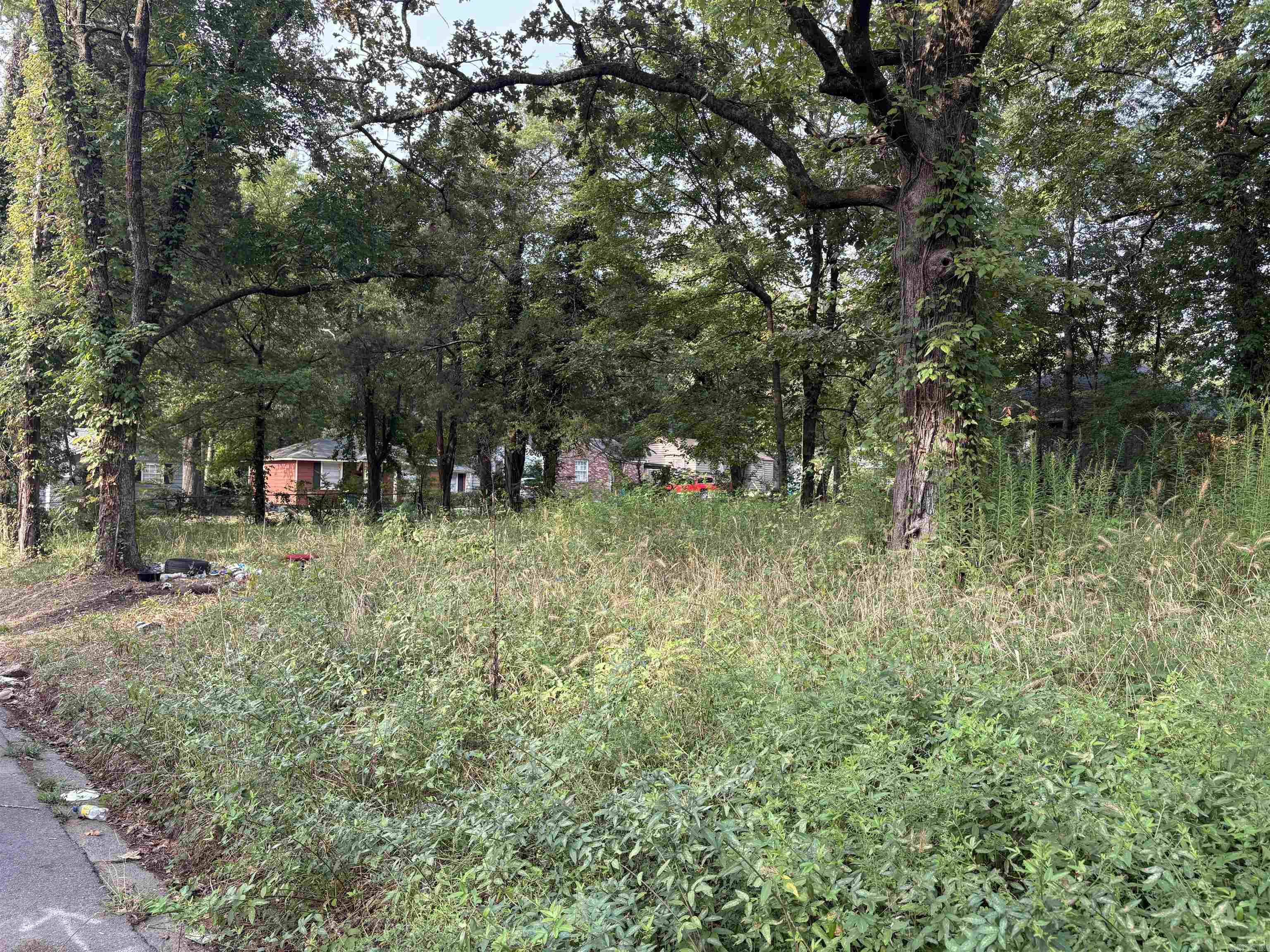 Corner lot located just minutes from UALR, shopping, dining, and interstates. This level property is ready for your next build, whether you’re planning a primary residence or an investment project. Convenient location with easy access to everything Little Rock has to offer. Great opportunity to own affordable land in town!