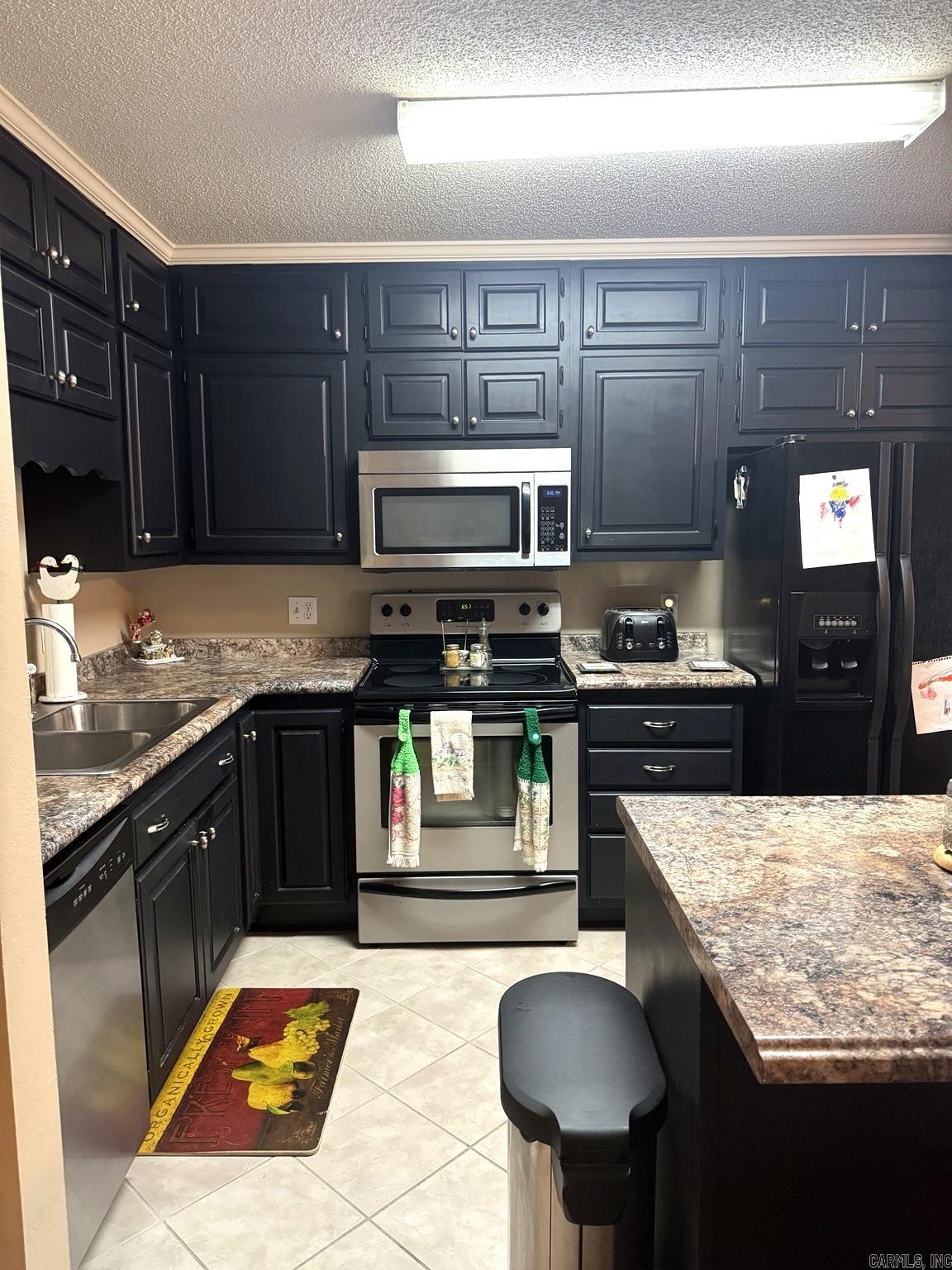 RIVER OAKS COMMONS - Residential
