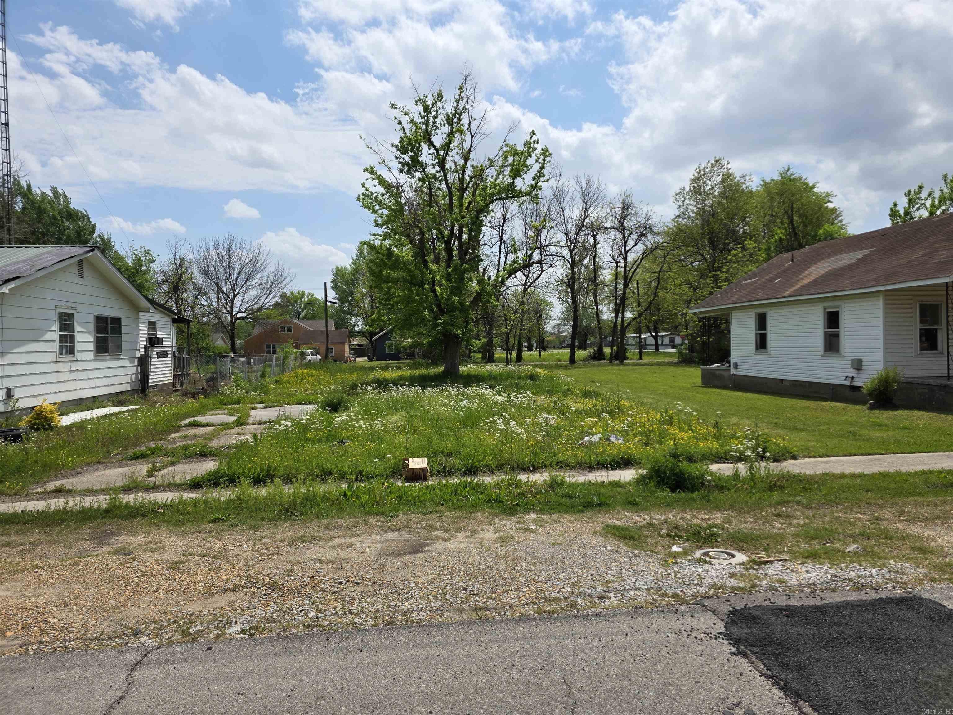 Southwestern Realty - Land