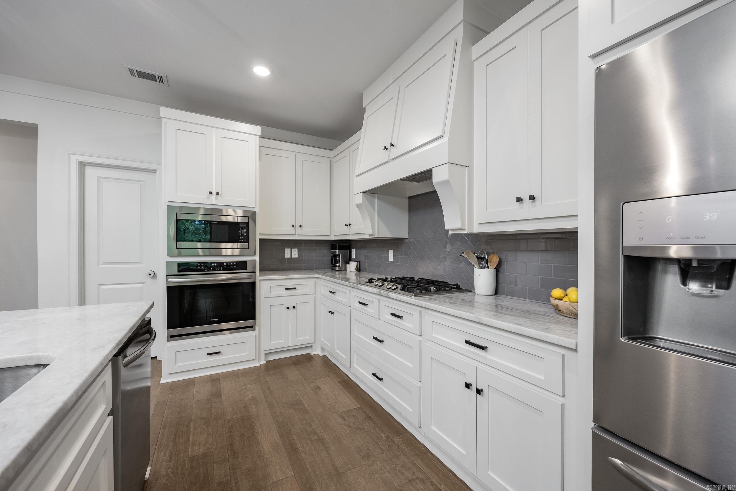 CHENAL VALLEY EPERNAY PLACE - Residential