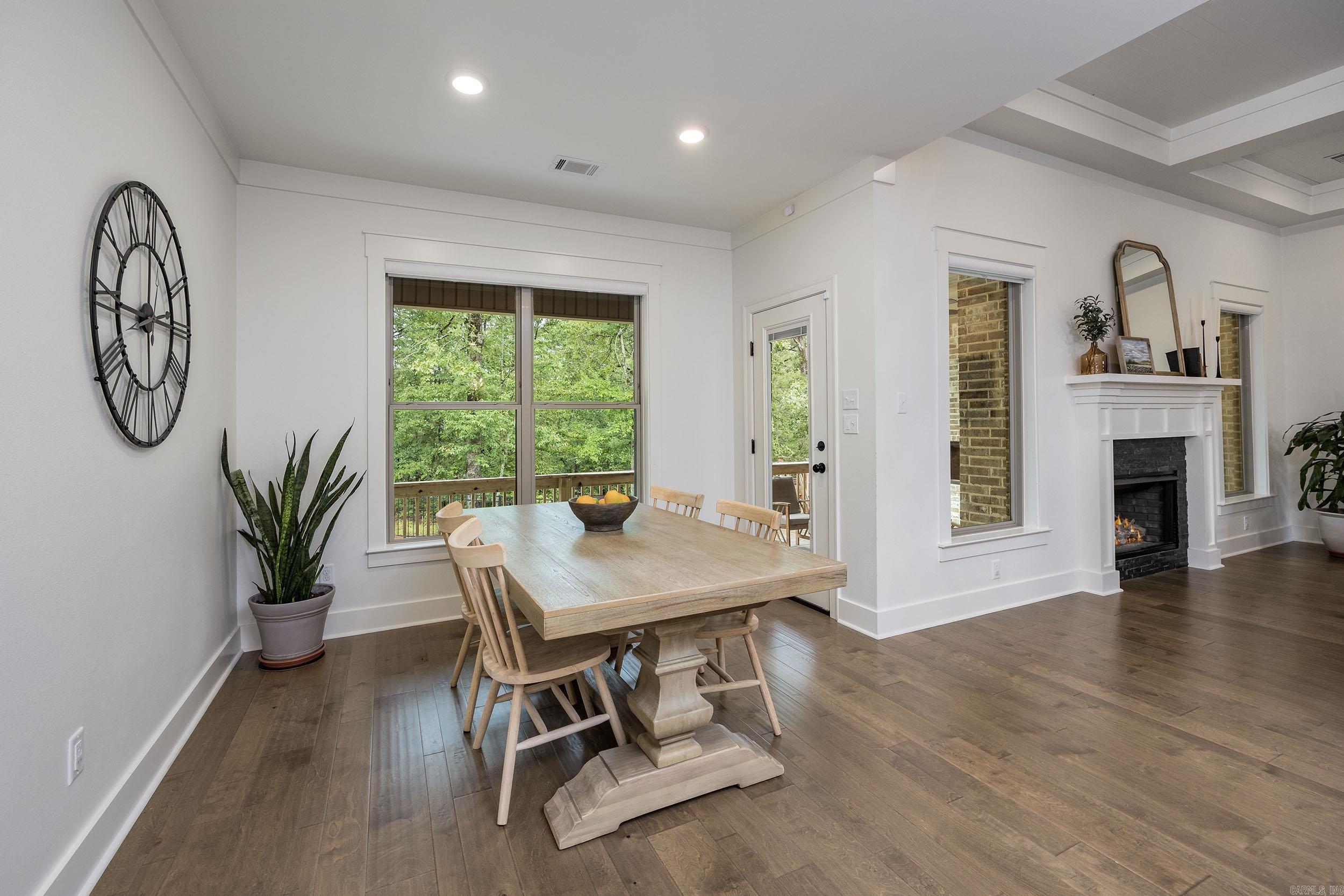 CHENAL VALLEY EPERNAY PLACE - Residential