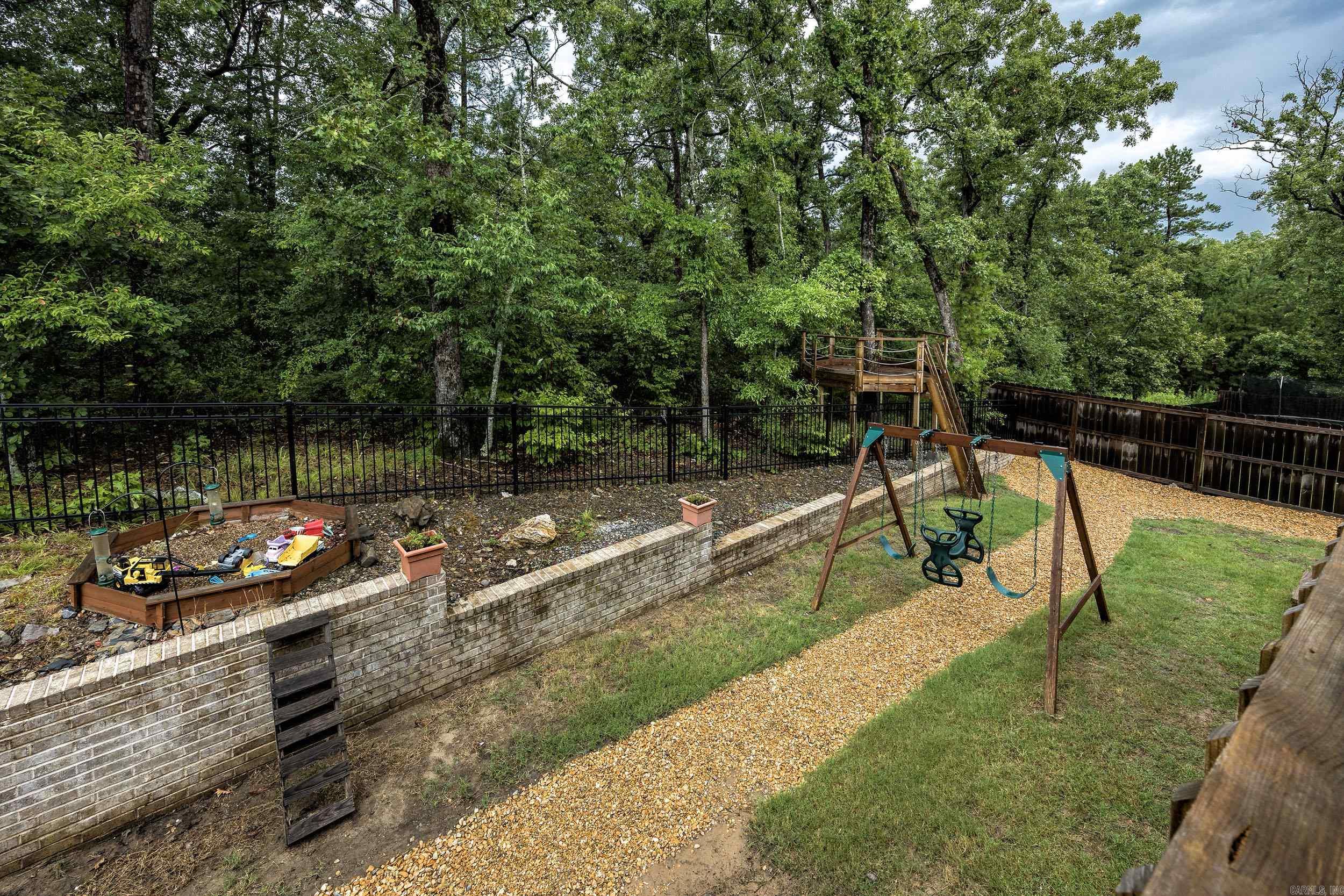 CHENAL VALLEY EPERNAY PLACE - Residential