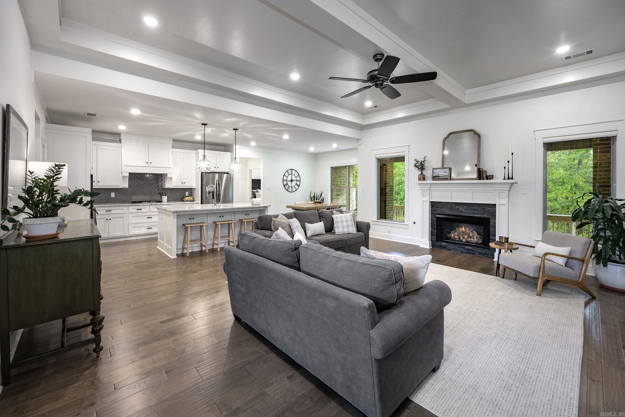 CHENAL VALLEY EPERNAY PLACE - Residential