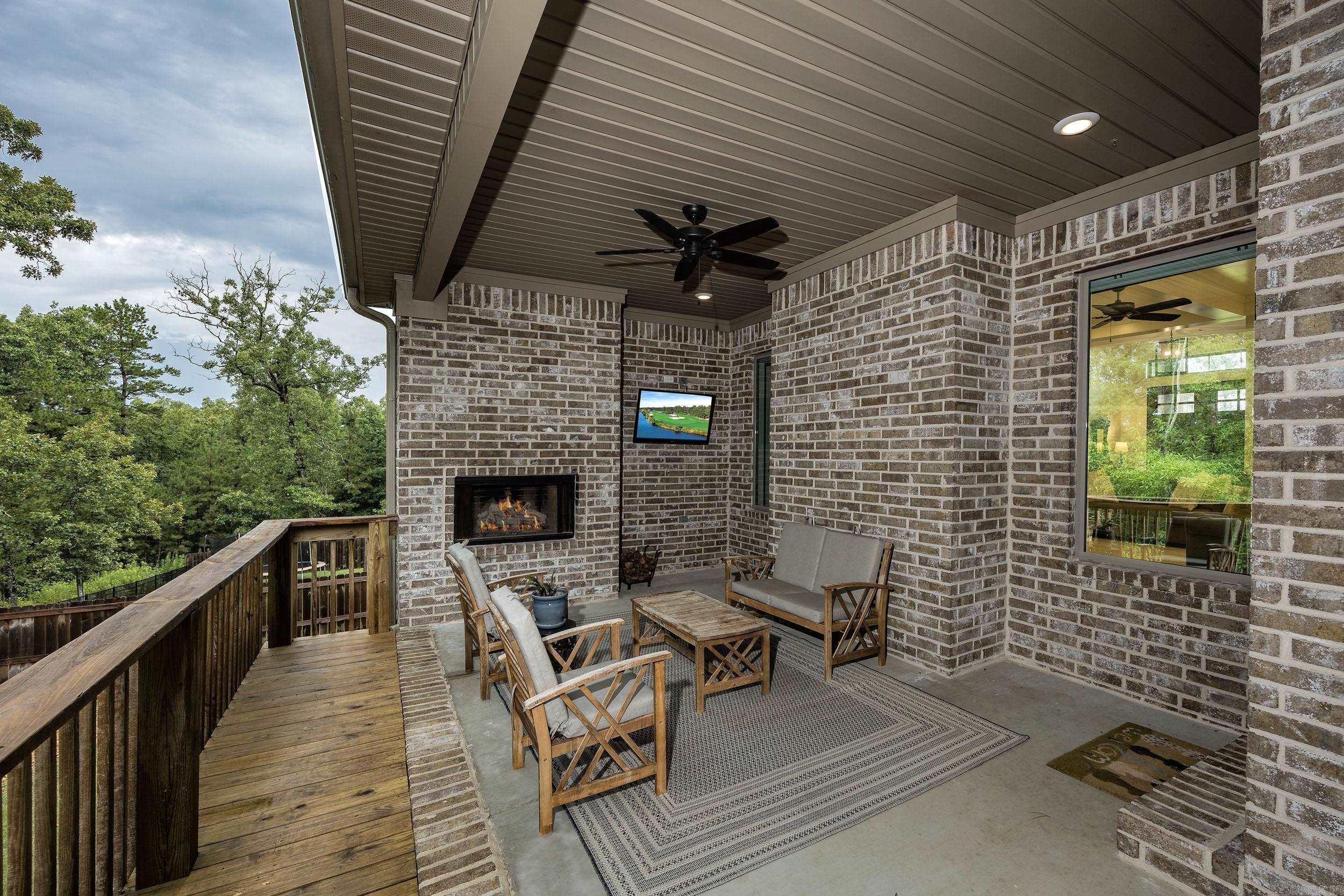 CHENAL VALLEY EPERNAY PLACE - Residential