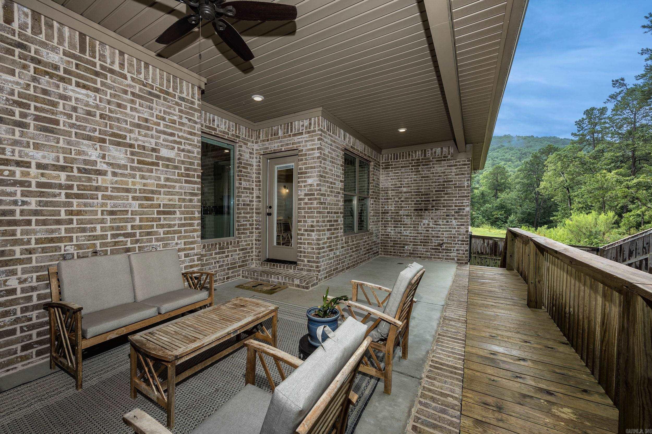 CHENAL VALLEY EPERNAY PLACE - Residential