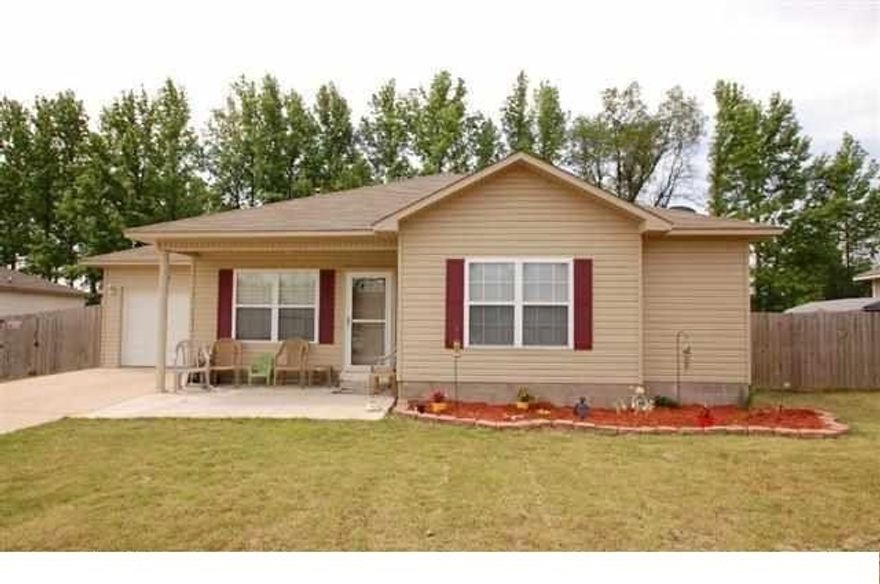 Sold before listed! Superb 3 bedroom, 2 bathrooms.