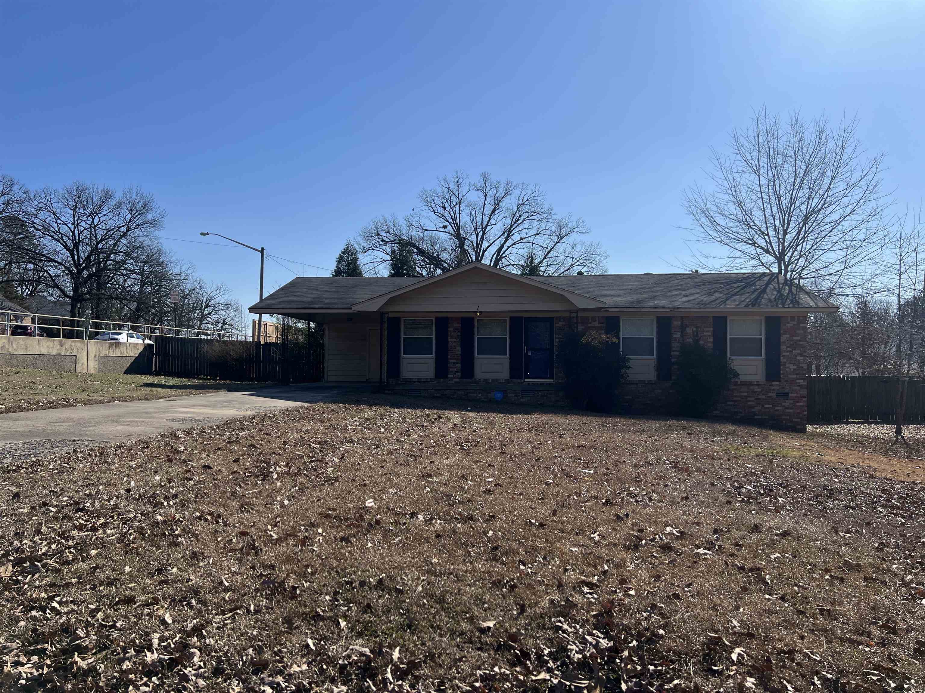 Great condition, Great location! 3br 1.5ba with 1 car carport, cul-de-sac type circle street. Very good condition original hardwood floors in living area, halls, and bedrooms. Tile floor in bathrooms, vinyl floor in kitchen. Flat lot, fenced back yard, covered front porch, concrete back patio, fridge, electric cooktop stove, wall oven, dishwasher. New water heater. Large storage room with w&d connections off carport. Seller paying up to $750 first year home warranty.