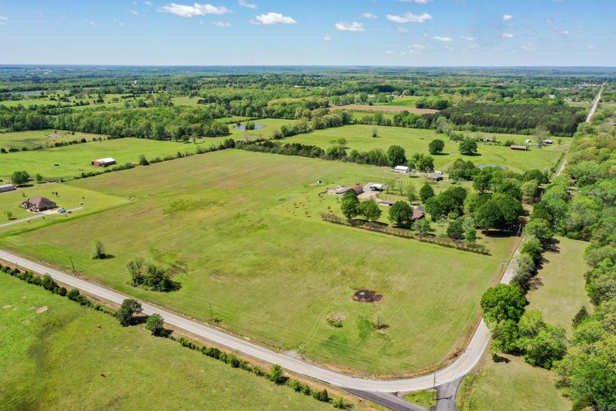 Build your dream home on this beautiful 8.88 acre lot. This property has highway frontage on two sides and is just a couple of minutes from Searcy and the interstate. Taxes are estimated