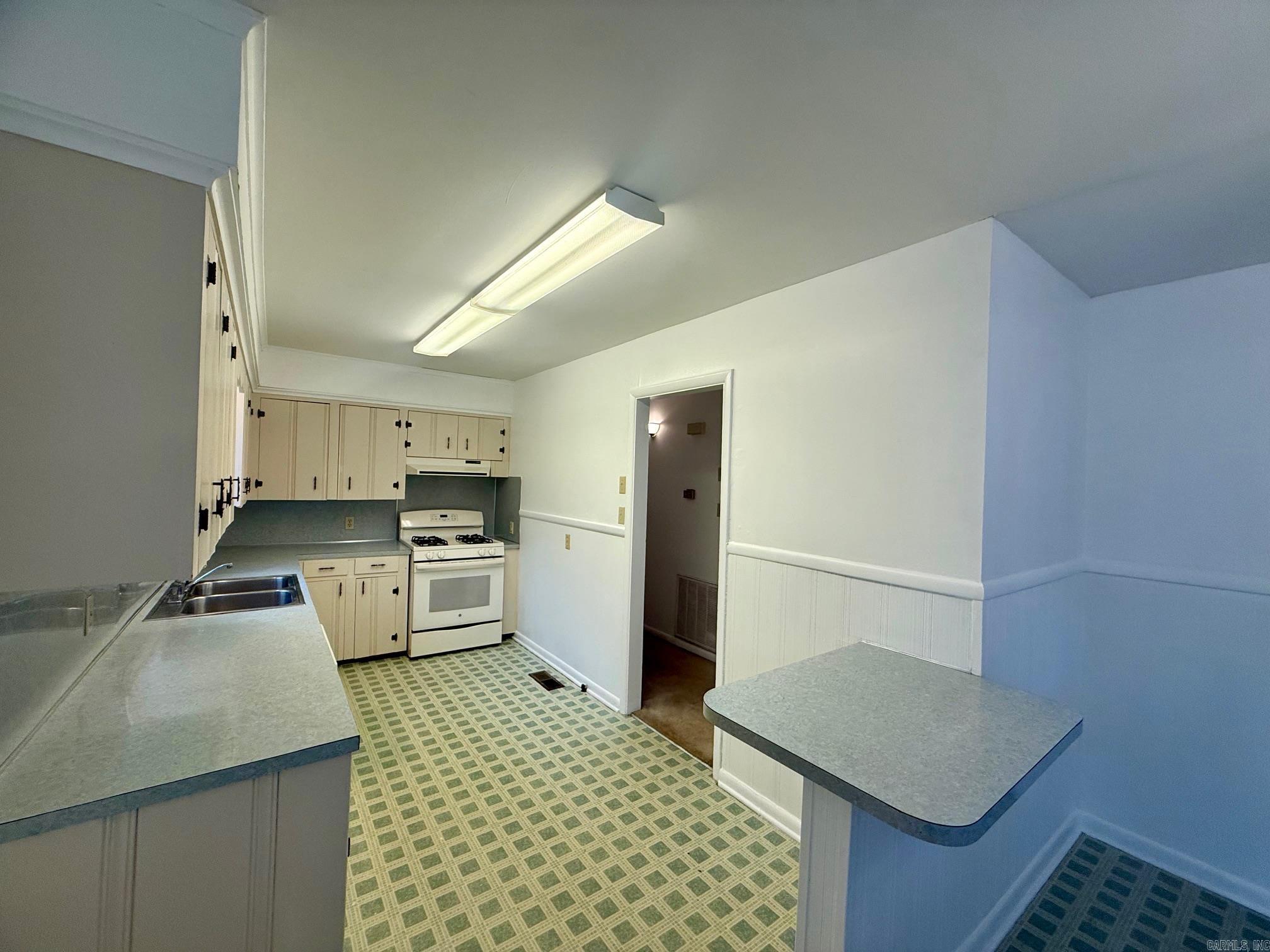 Oak Park Annex - Residential Lease