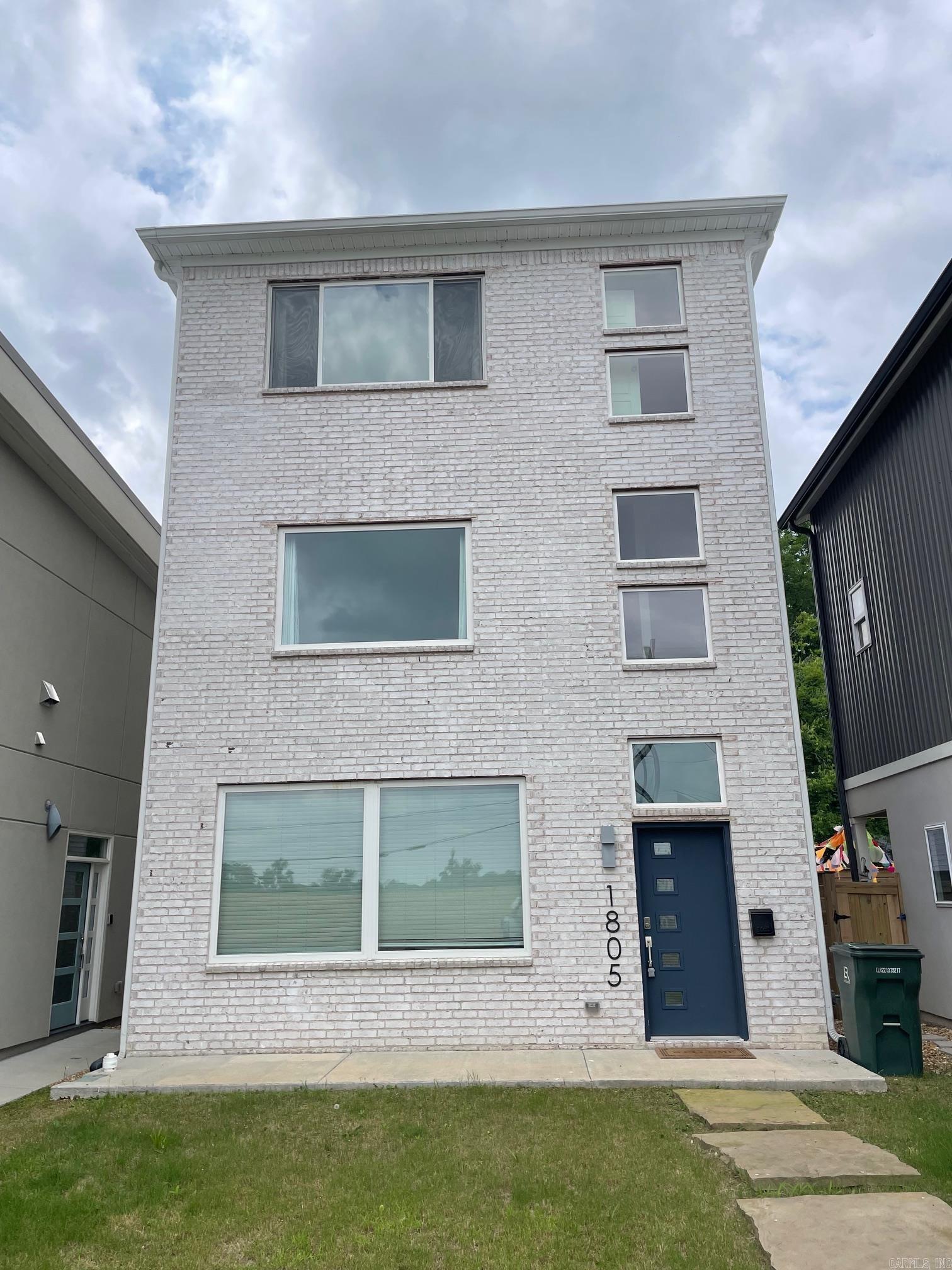 Almost new house. 1/2 block from paved bike trail and new marina. River views from level 2 and 3. House approved for Airbnb but when ownership changes, new owner must reapply. Great location and blocks from Riverfront Park, Arkansas Symphony and Heifer International. Easy to show.