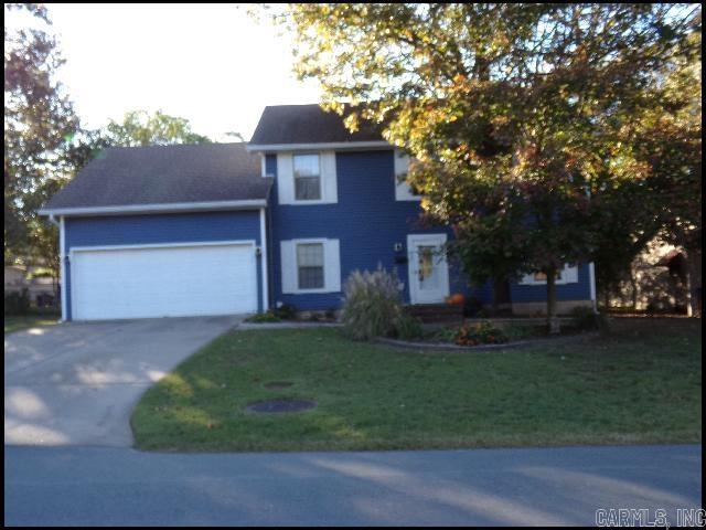 *SHERWOOD* CUTE HOME IN PARK HILL SUBDIVISION!! This 3 Bedroom And 2.5 Bath Home Features Almost 1700 Sqft! Includes Range And Refrigerator In Kitchen! Washer And Dryer Hookups! Two Car Garage For Parking! Fenced In Backyard! AVAILABLE LATE JULY 2025!!!