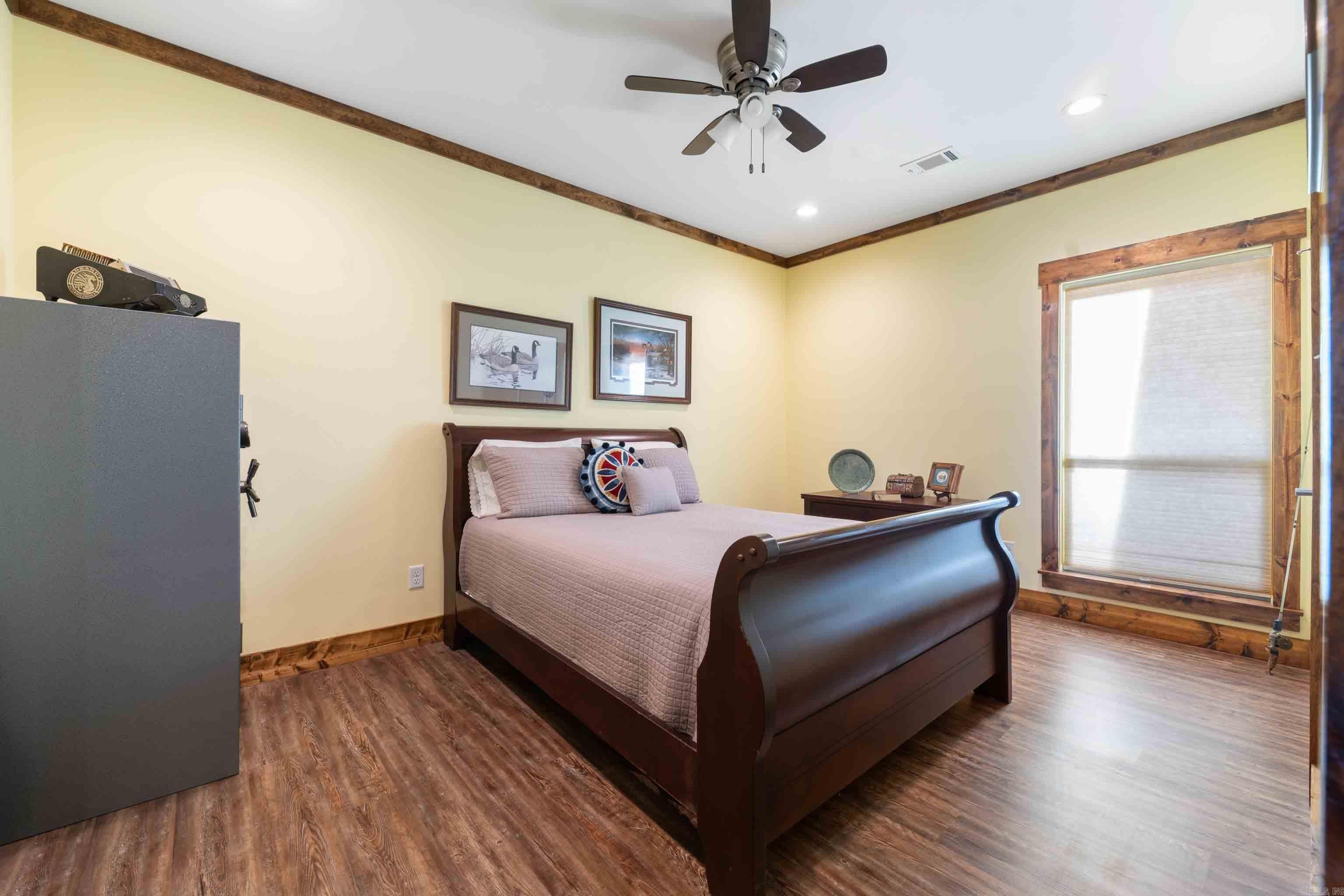 SILVER SHORES - Residential