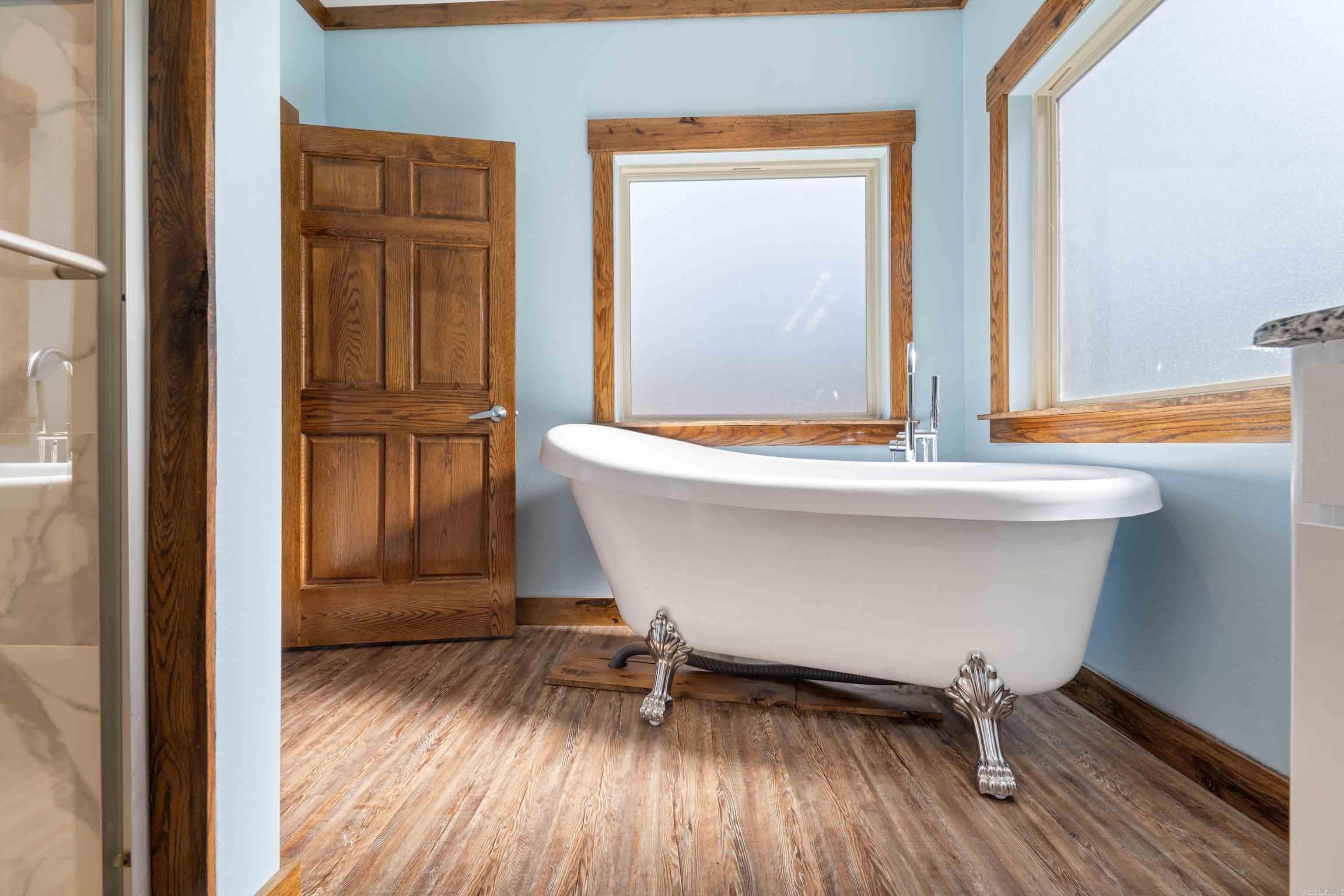 SILVER SHORES - Residential