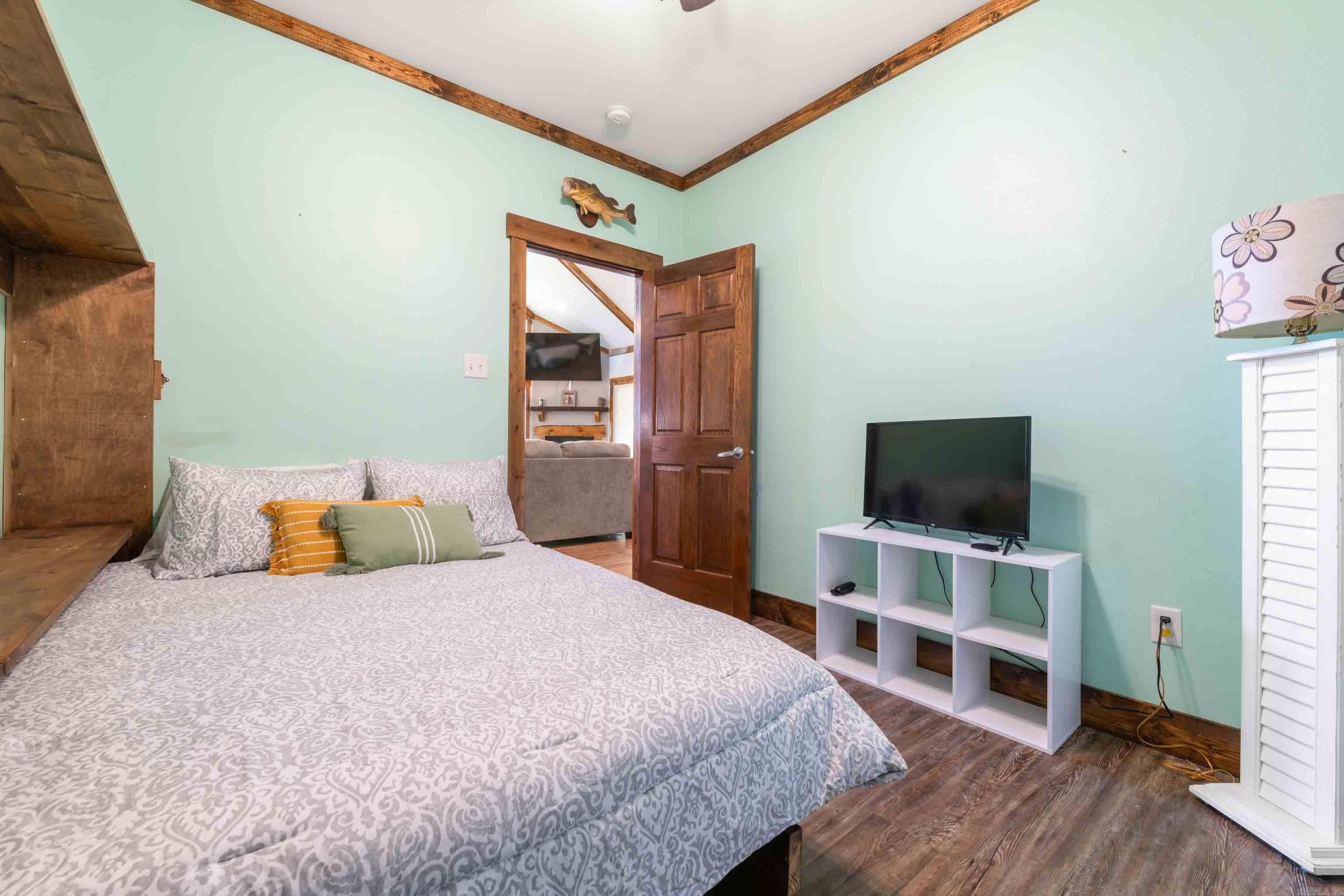 SILVER SHORES - Residential