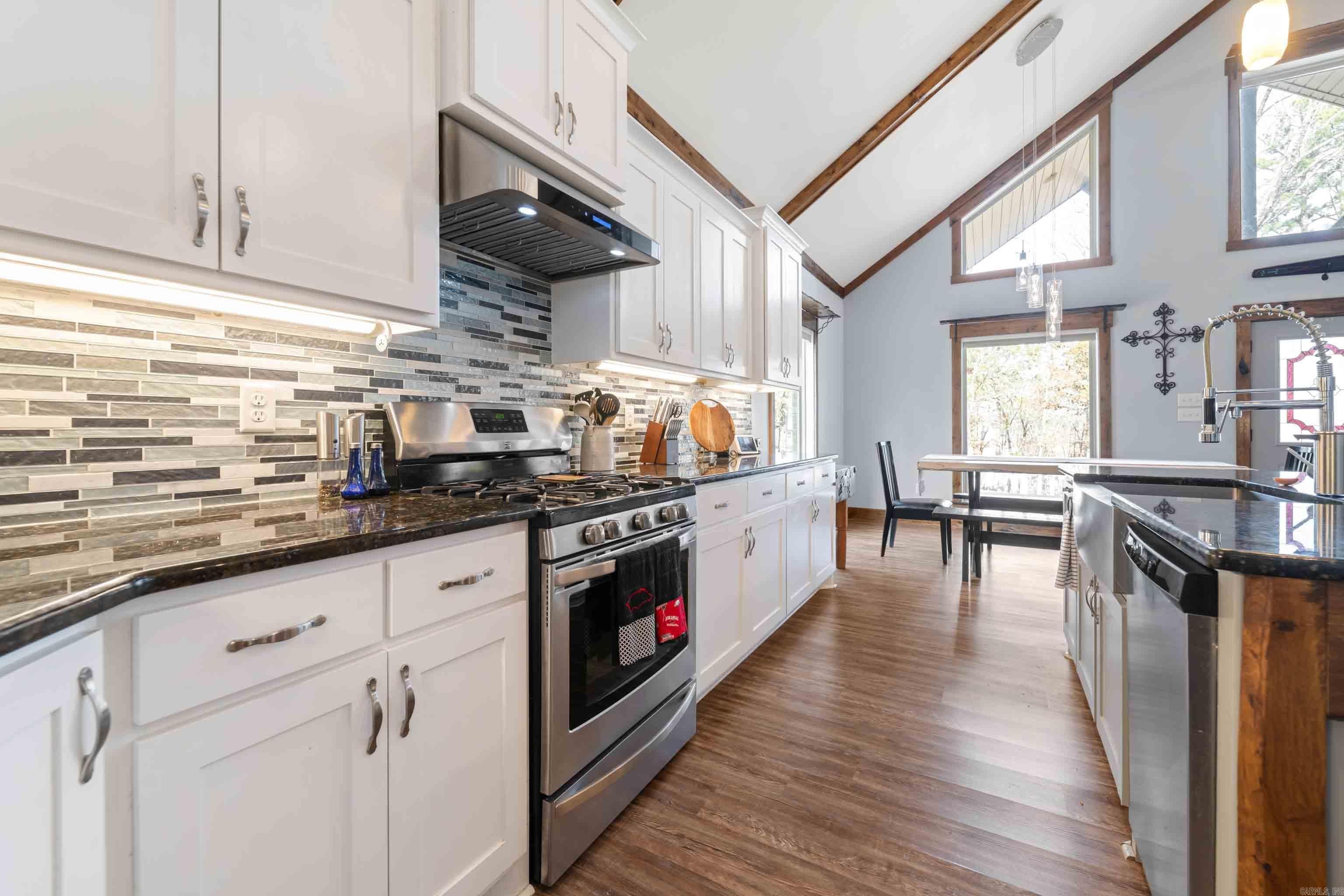 SILVER SHORES - Residential