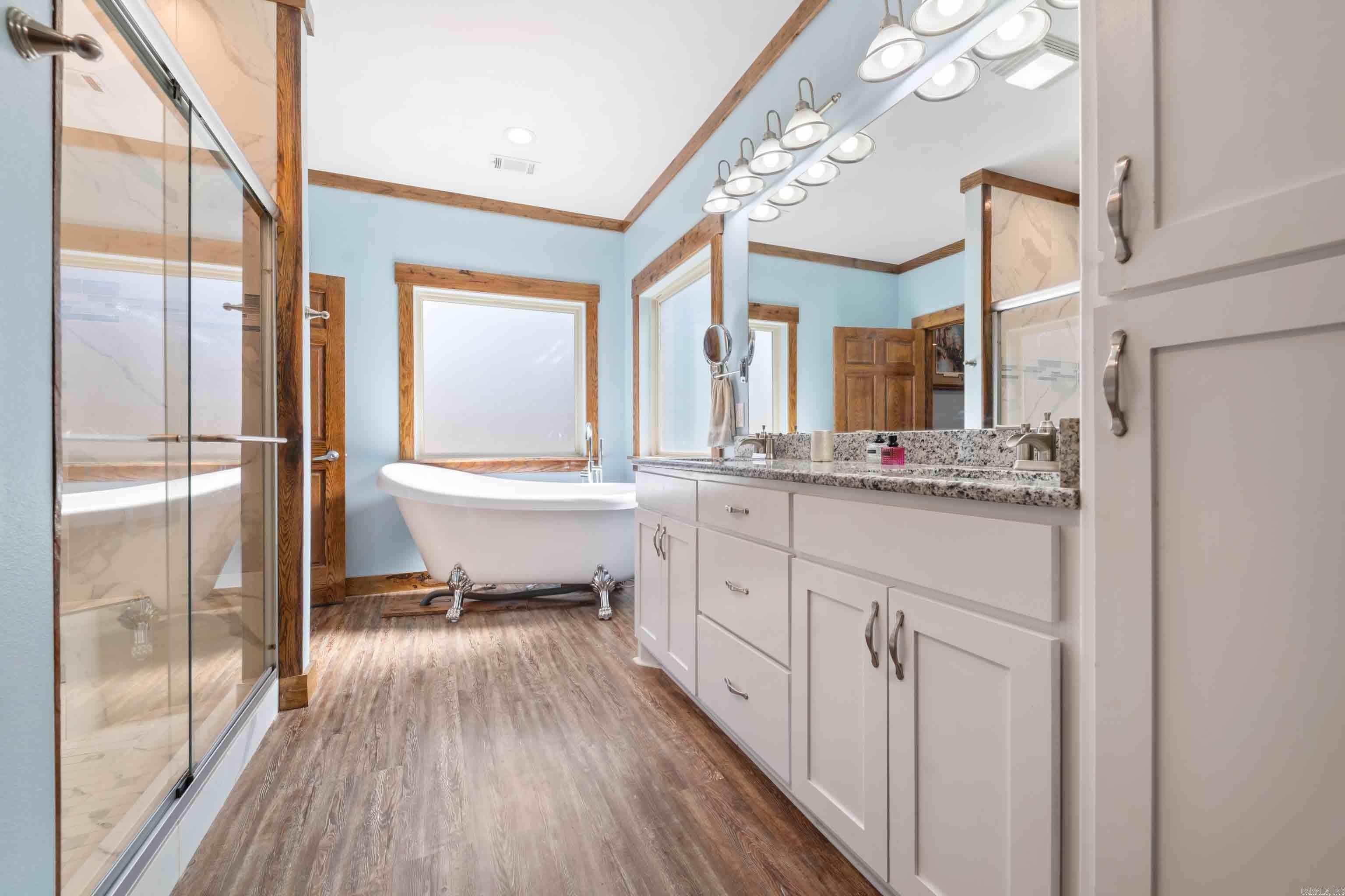 SILVER SHORES - Residential