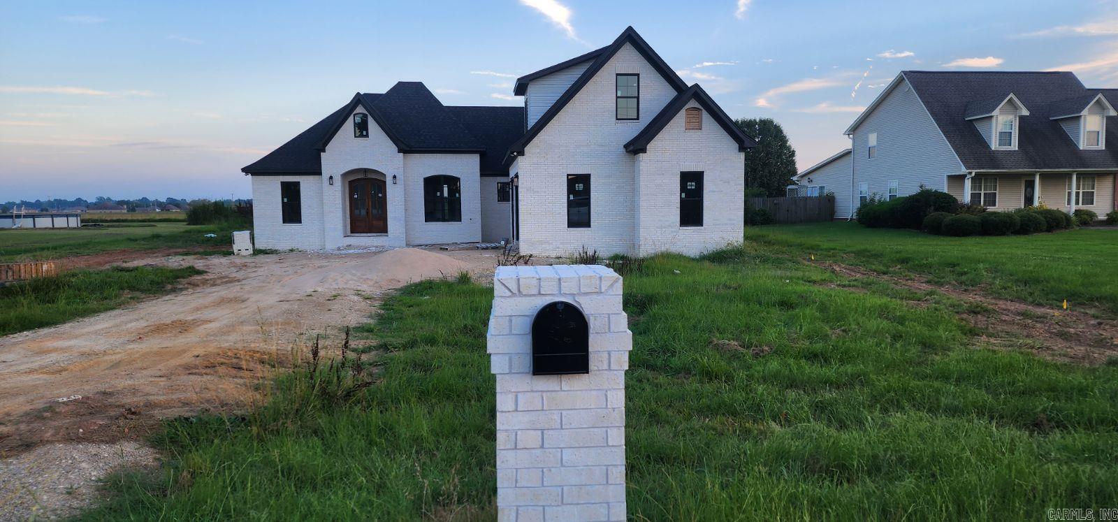 BLUE HERON ESTATES - Residential