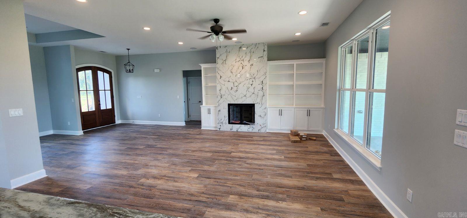 BLUE HERON ESTATES - Residential