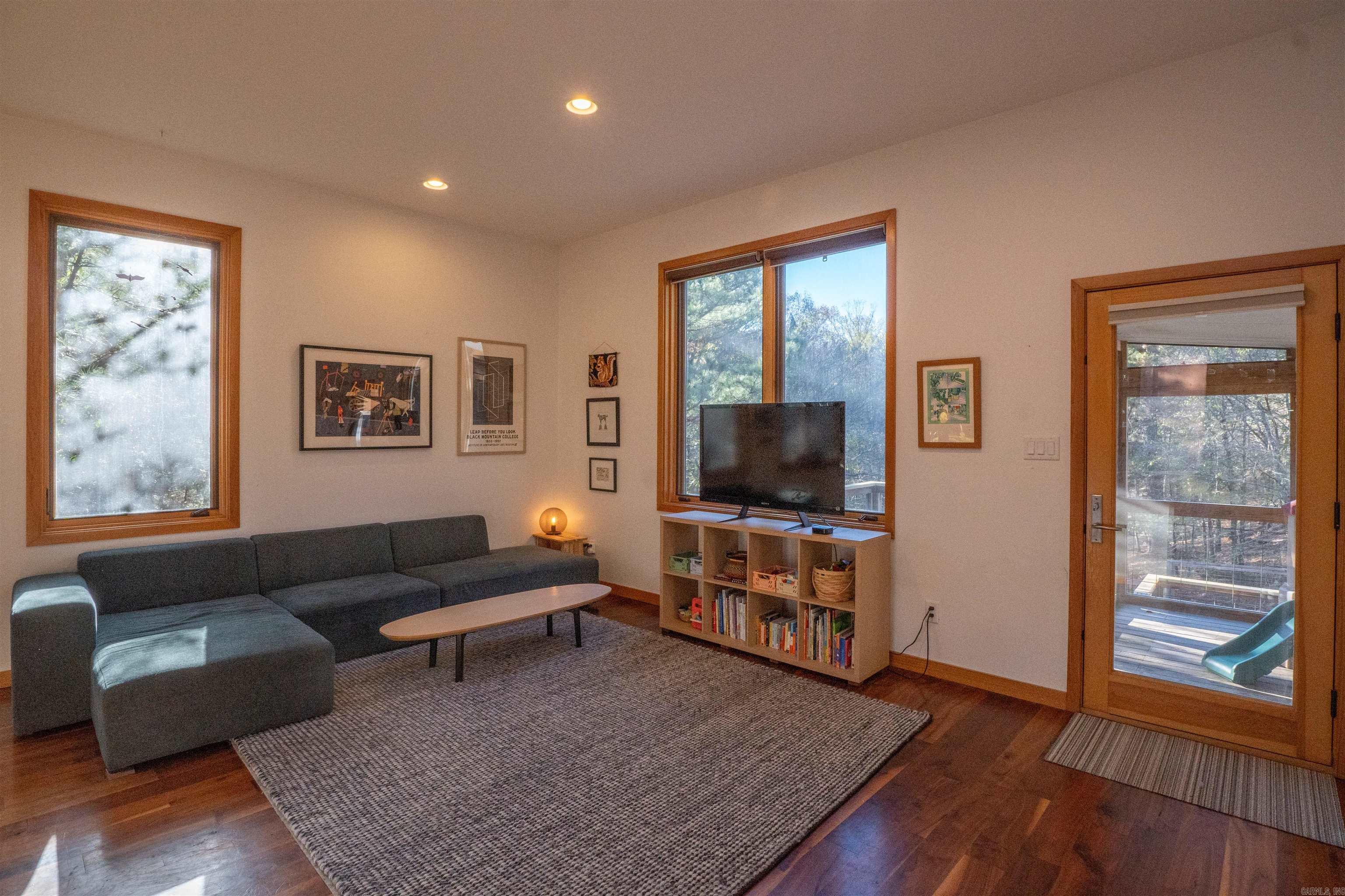 WOODGLEN PARK - Residential