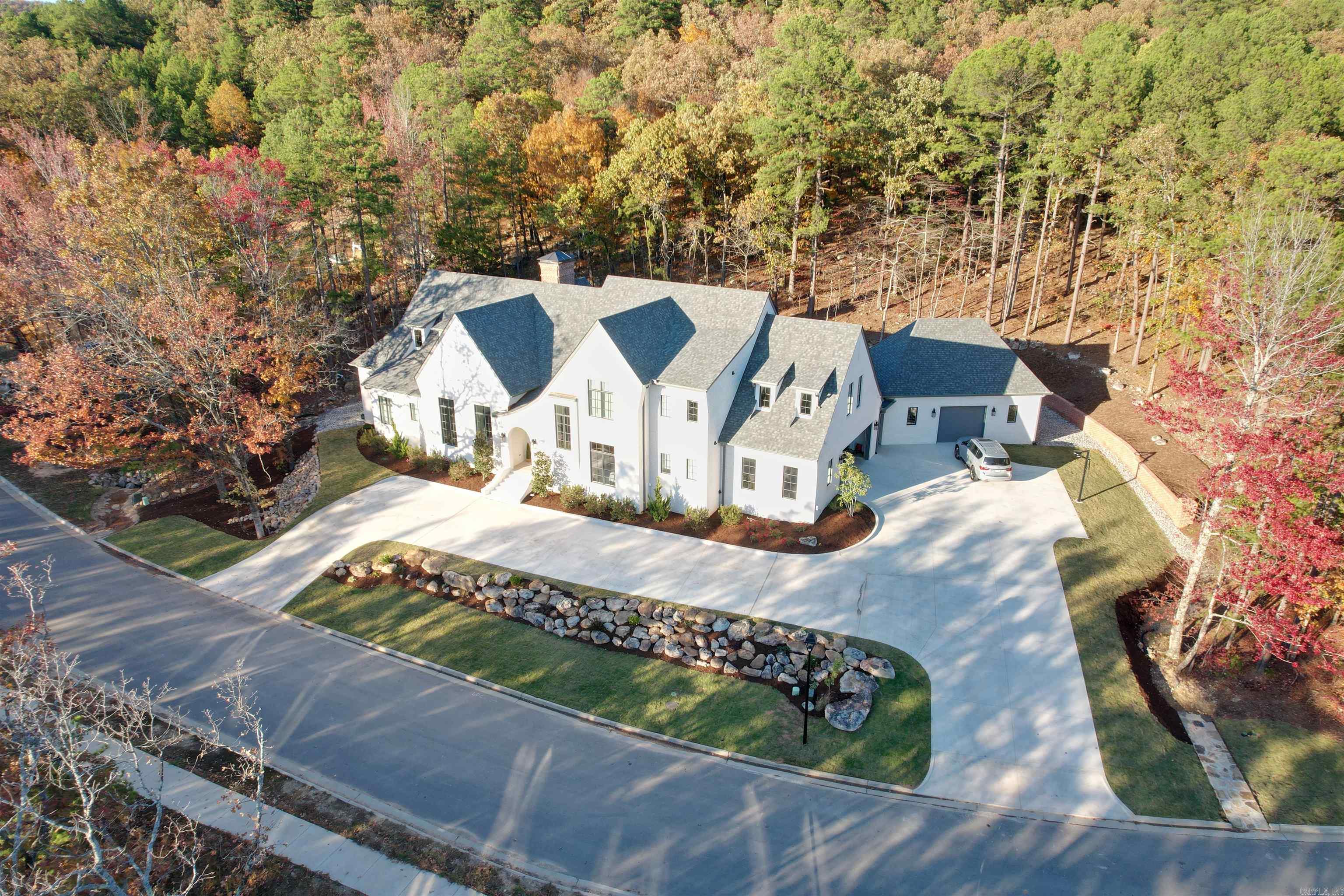 BEAR DEN ESTATES - Residential