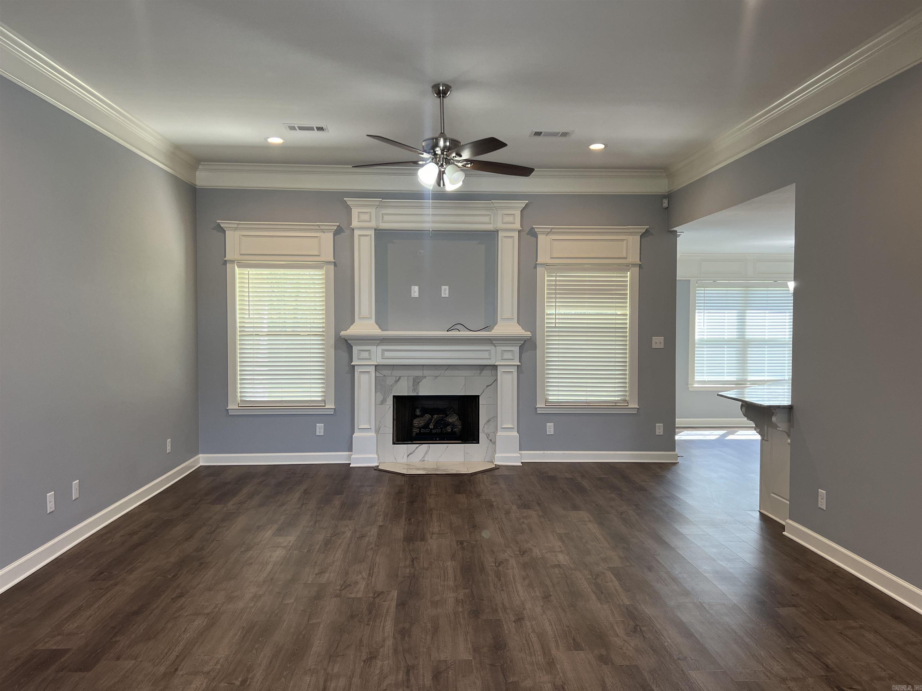 DANIELS OAKS - Residential