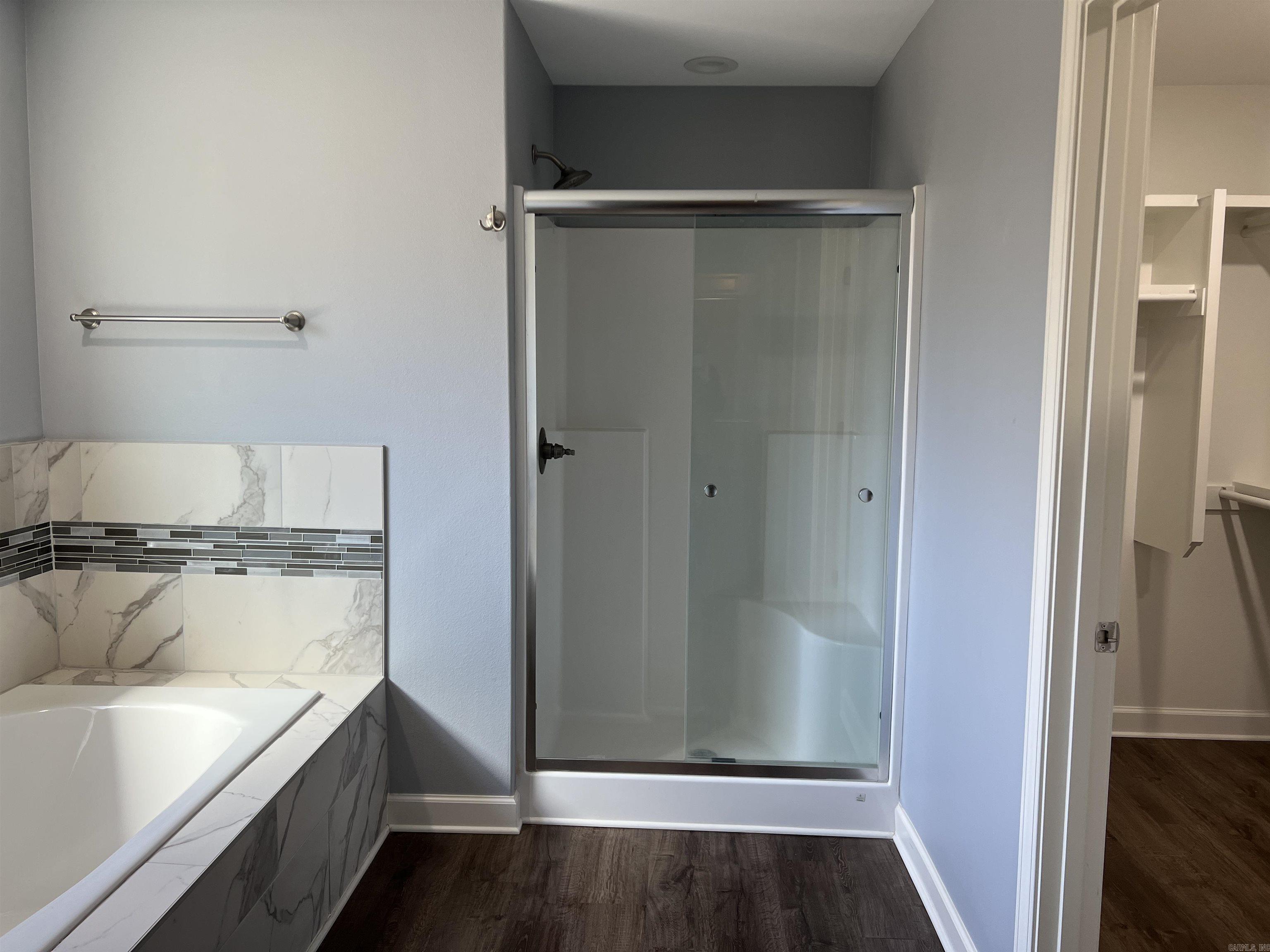 DANIELS OAKS - Residential