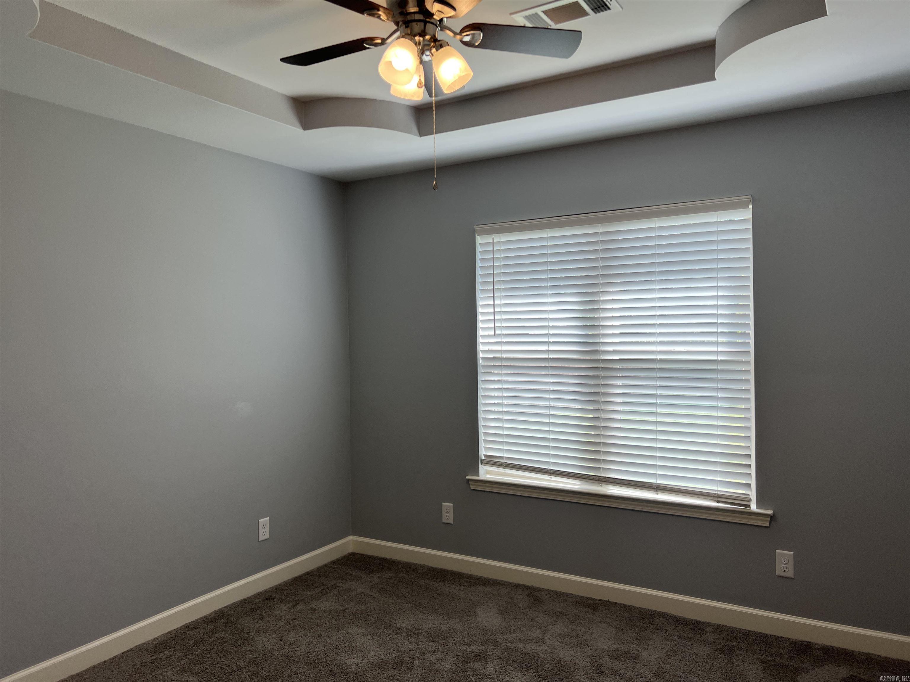 DANIELS OAKS - Residential