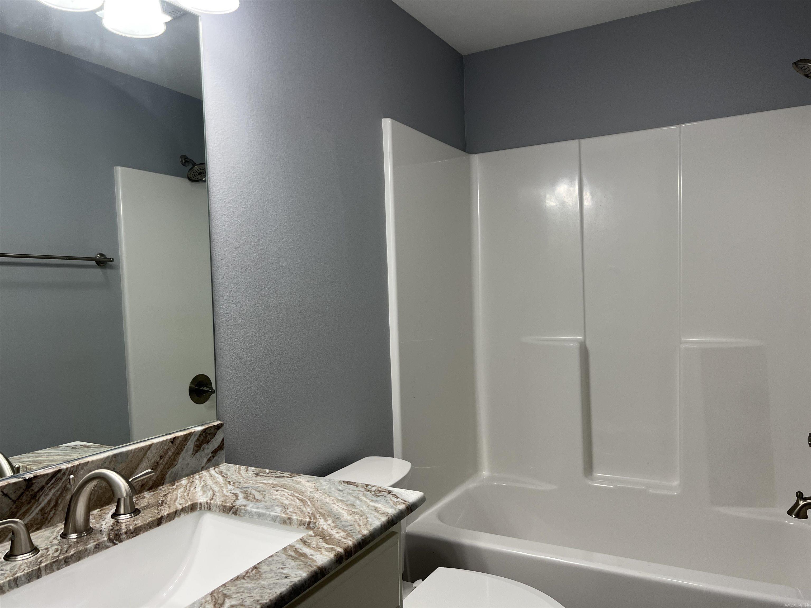 DANIELS OAKS - Residential