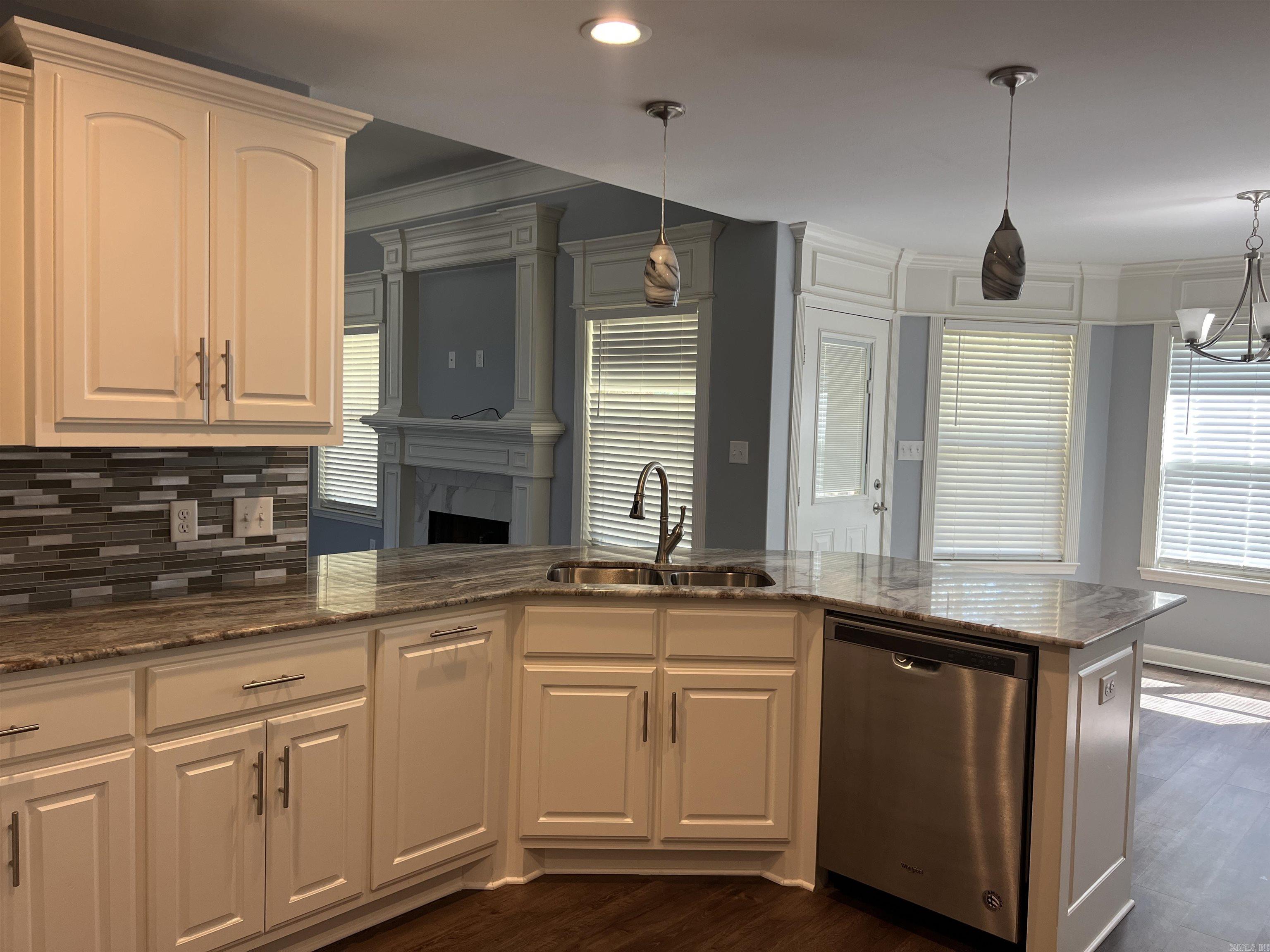 DANIELS OAKS - Residential