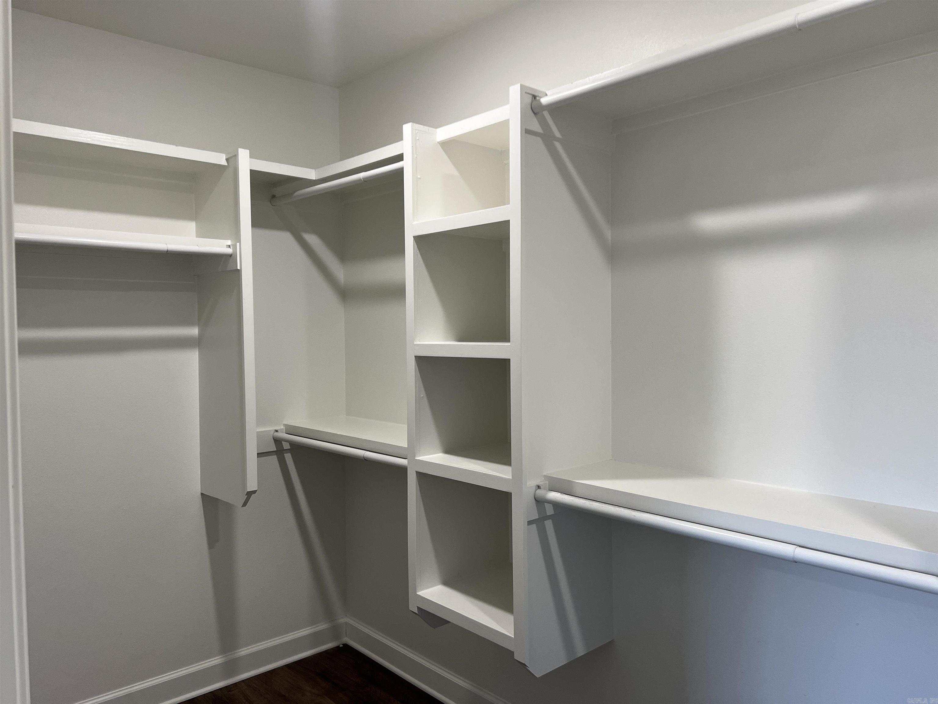 DANIELS OAKS - Residential