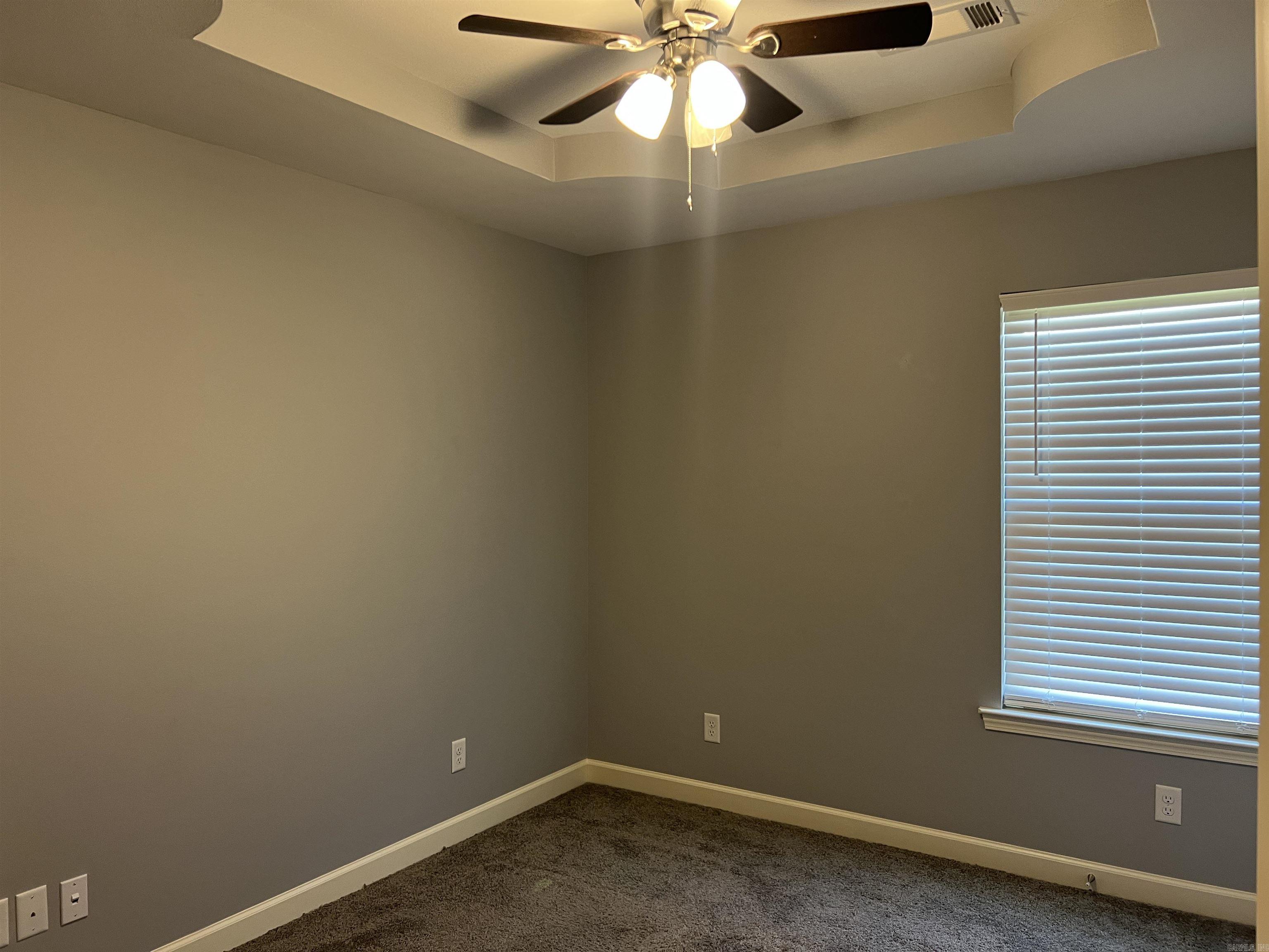 DANIELS OAKS - Residential