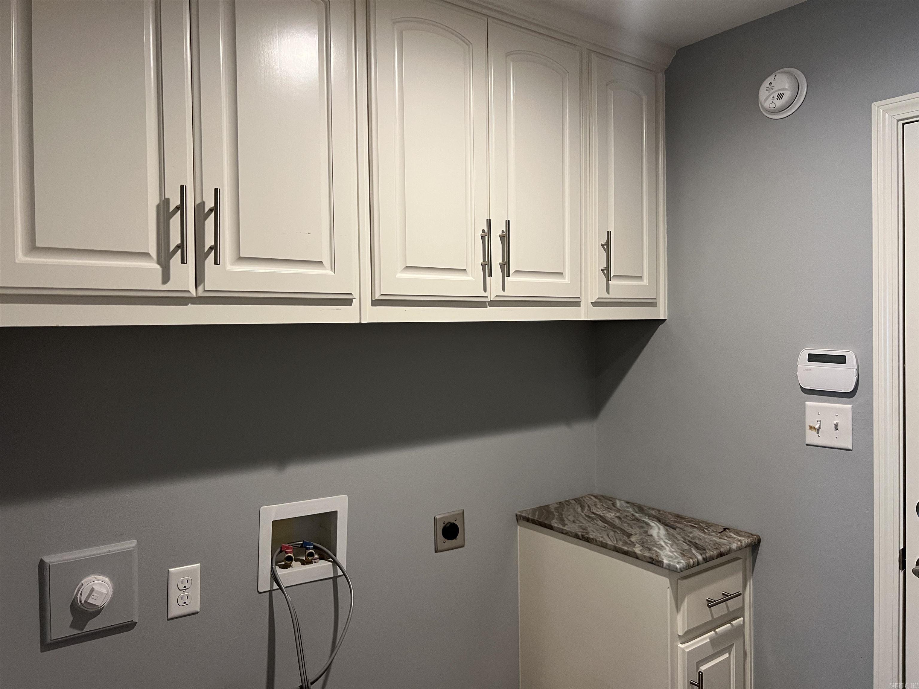 DANIELS OAKS - Residential