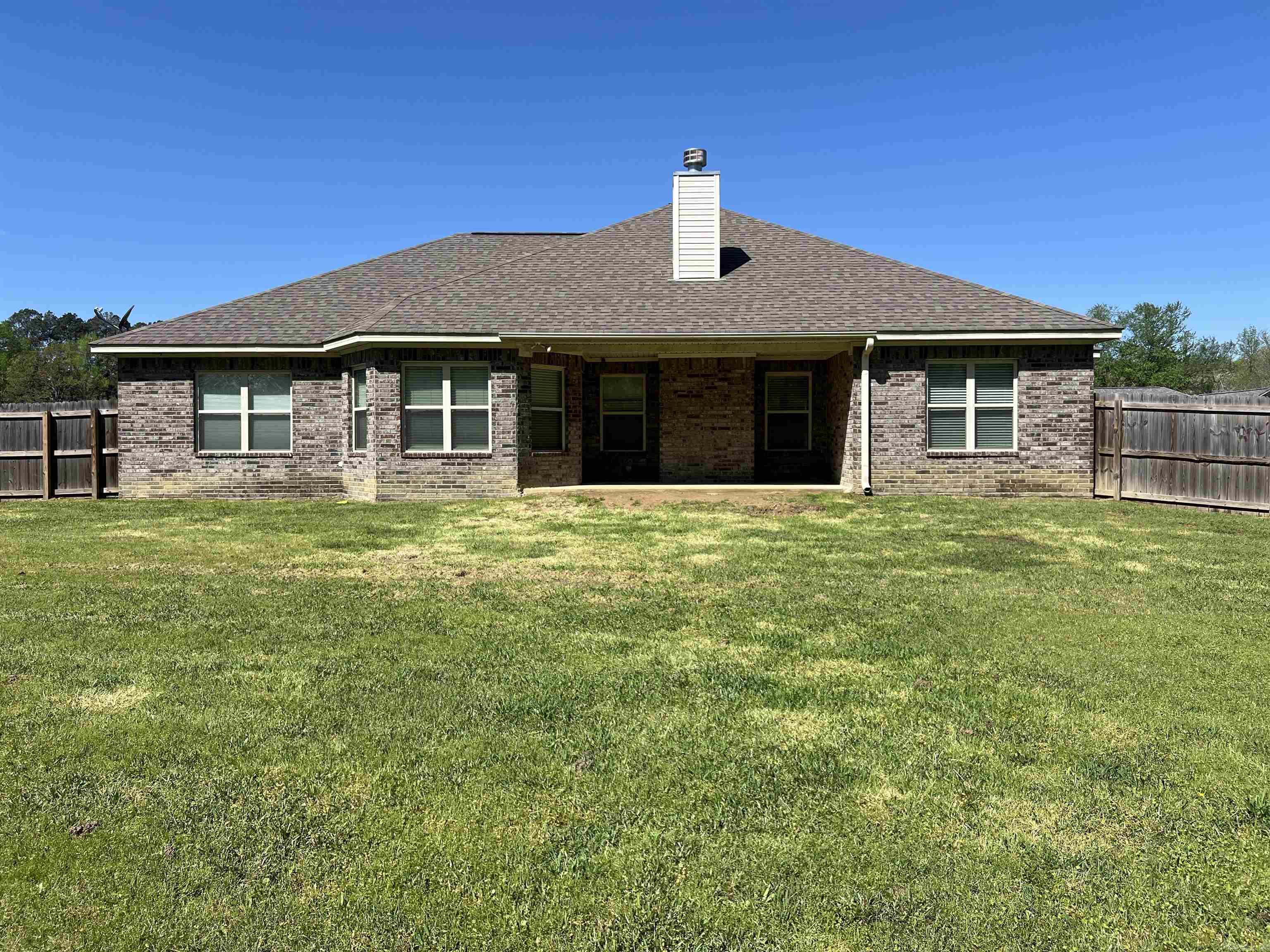 DANIELS OAKS - Residential